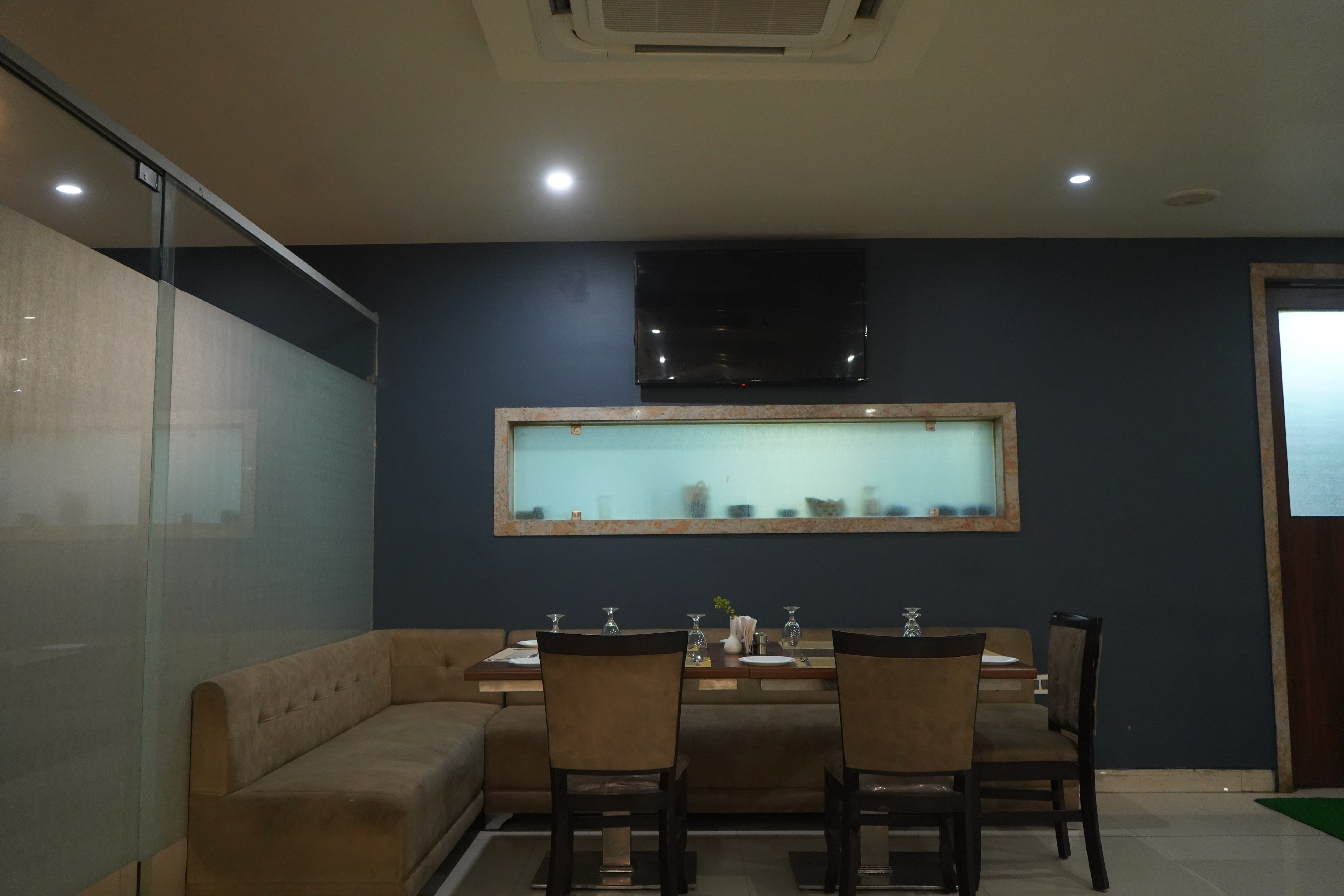 Hungry  Cafe
