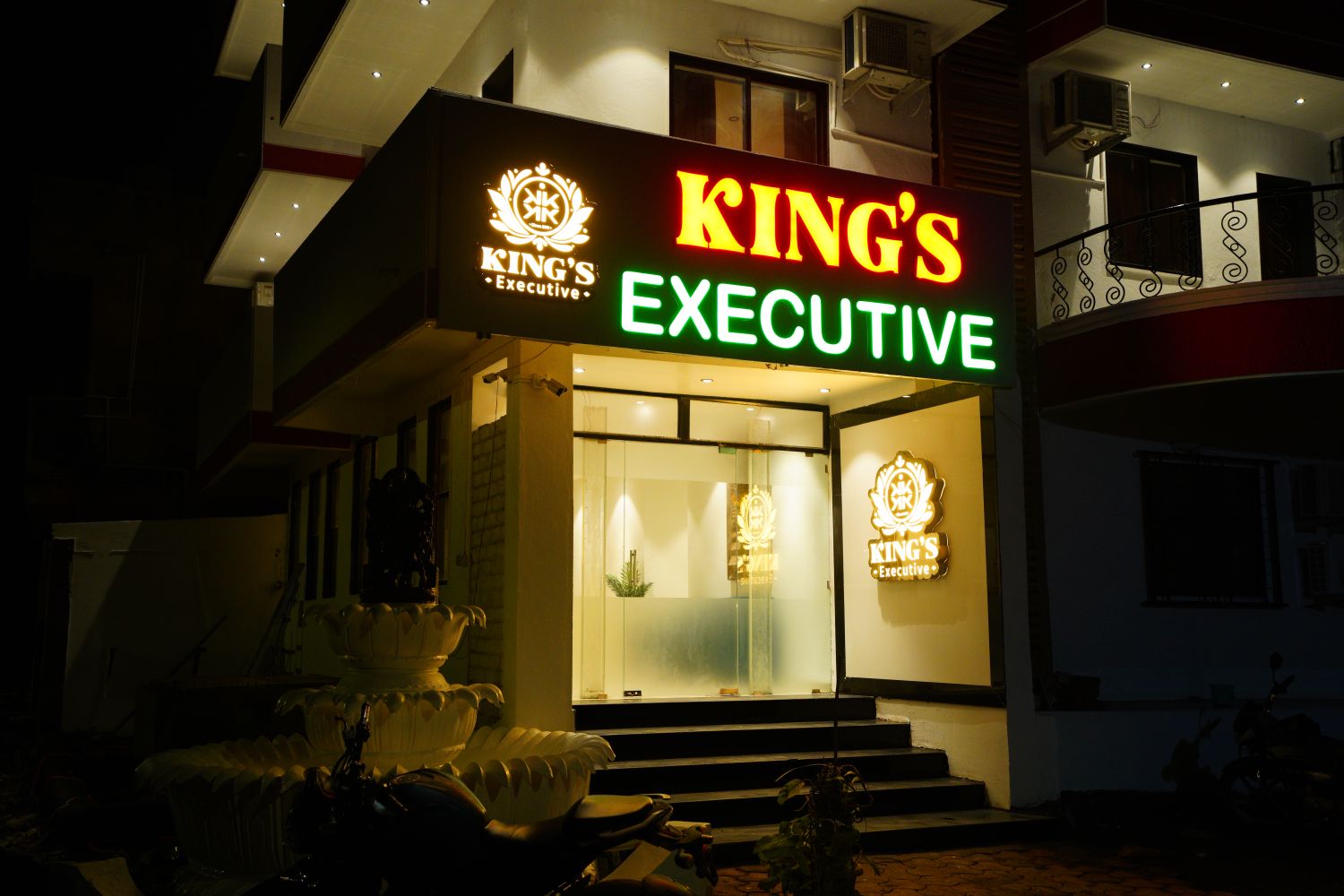 king's executive & restaurant