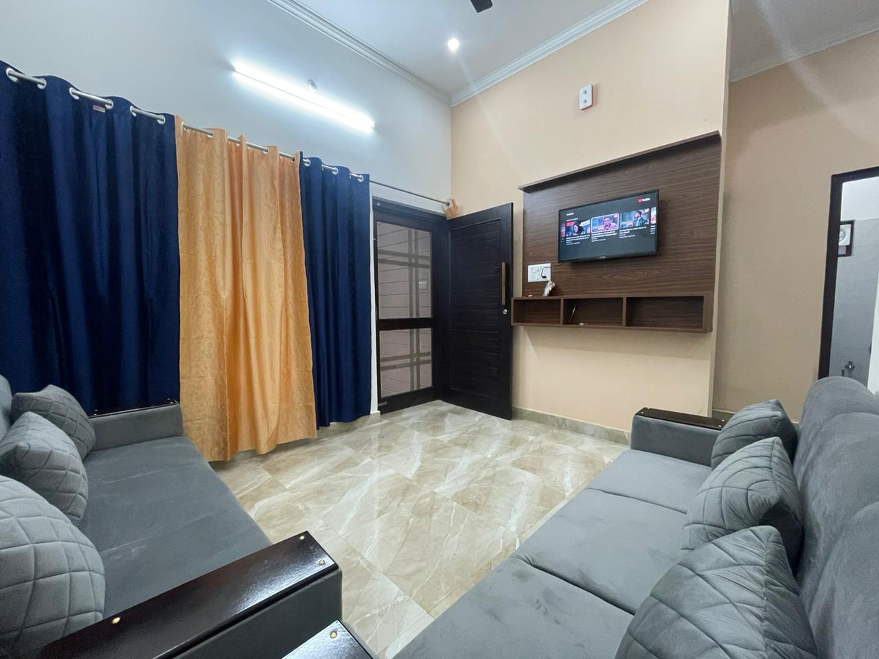 B Square Inn B Square Inn 𝗕𝗢𝗢𝗞 Bhimtal Homestay