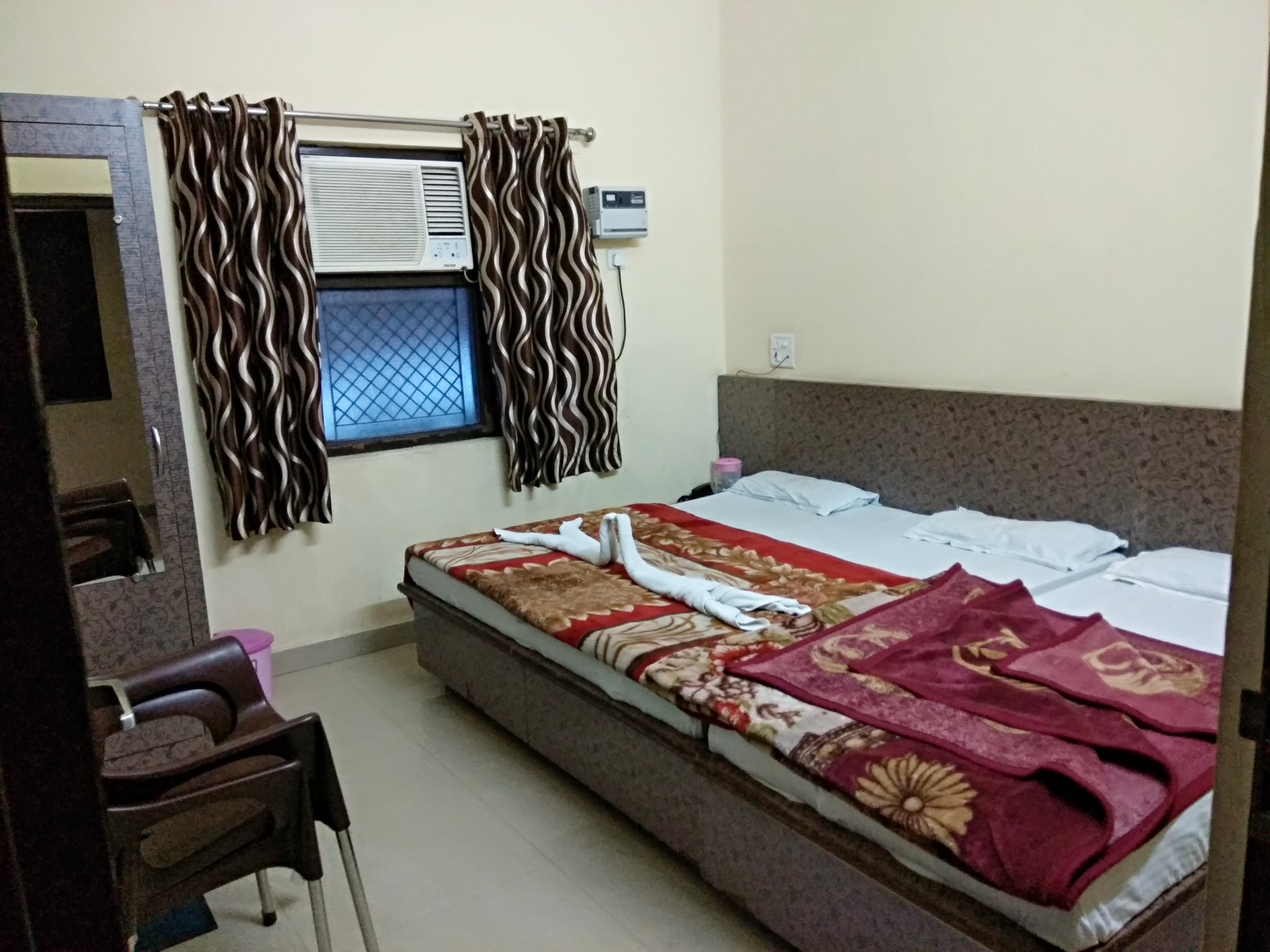 HARIHAR BHAWAN Haridwar INR 250.0 OFF ( ̶1̶2̶5̶0̶ ) Guest House