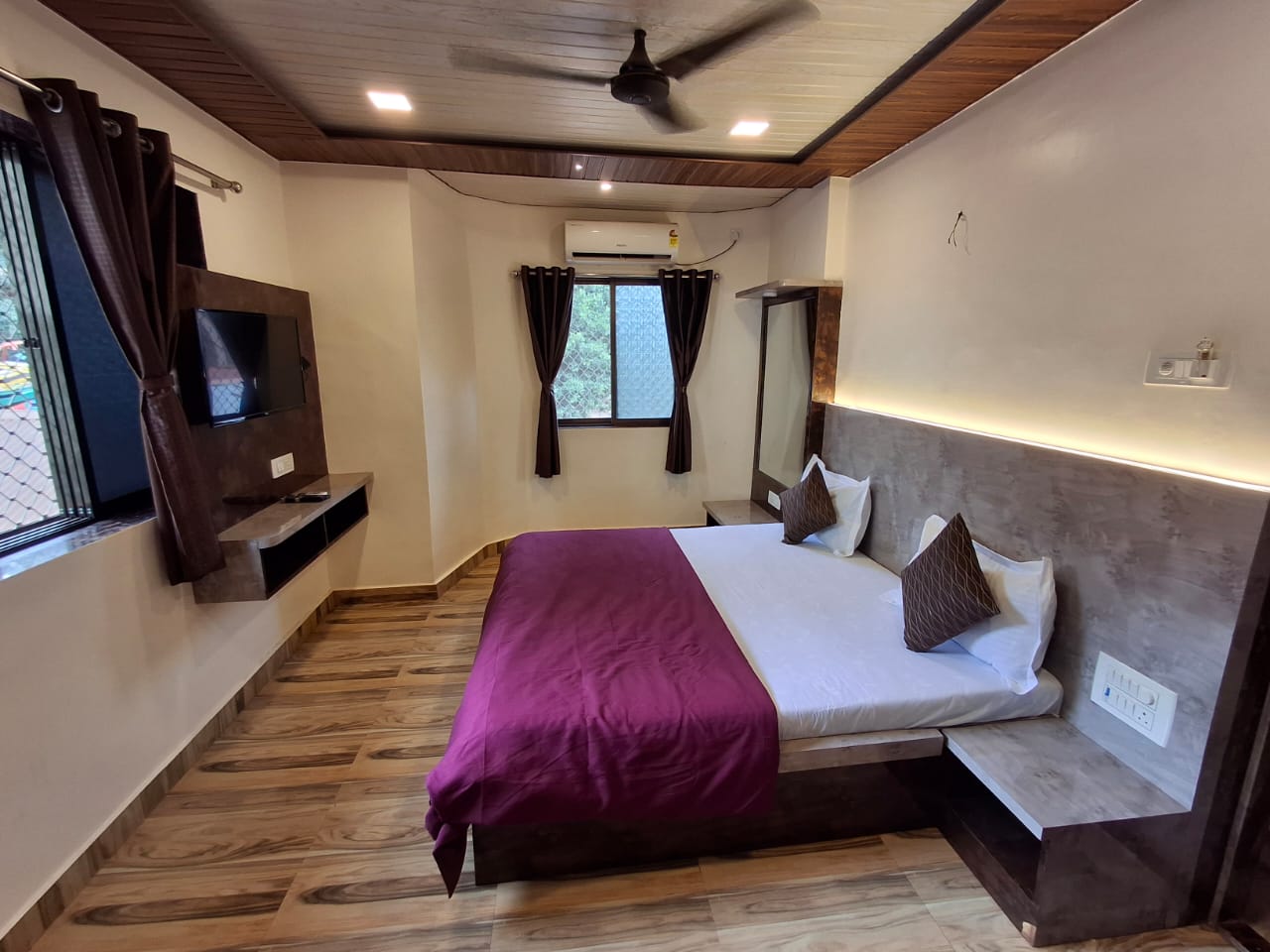 Hotel Suyog 𝗕𝗢𝗢𝗞 Matheran Hotel