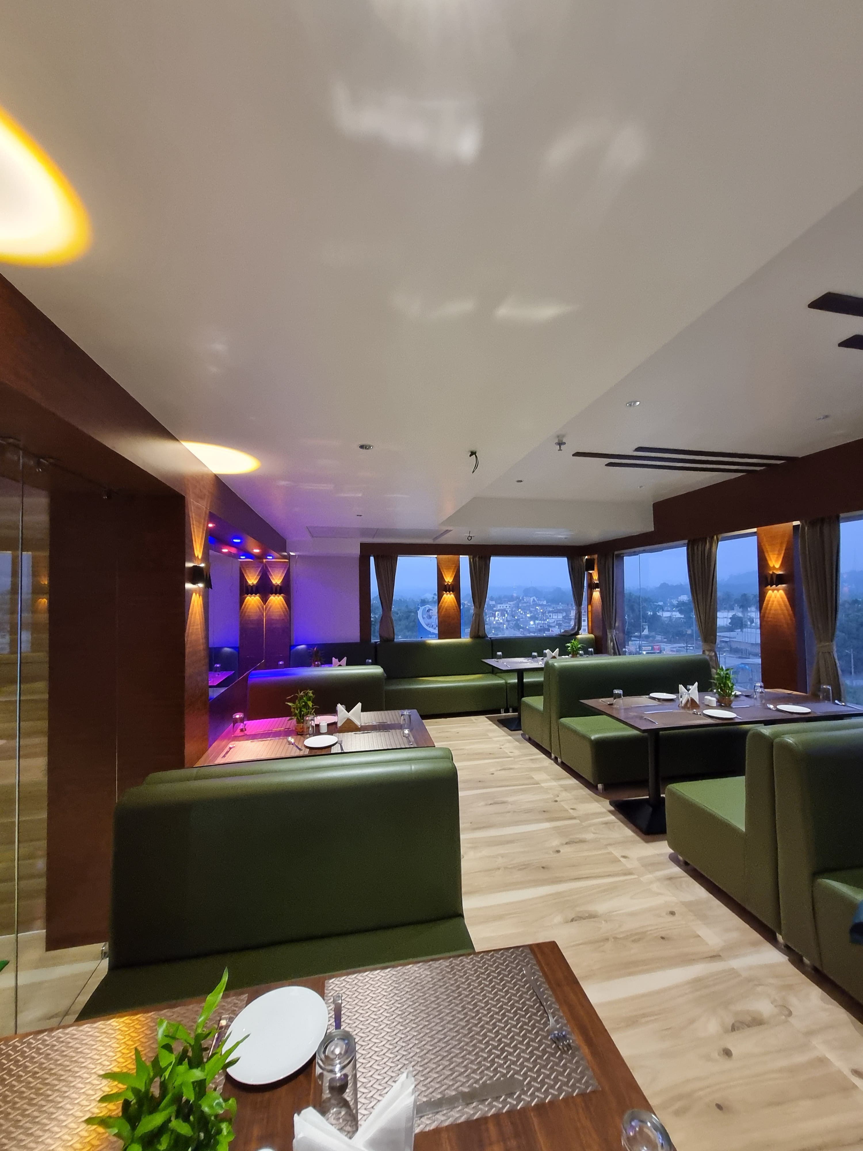 RESTAURANT CLOUD