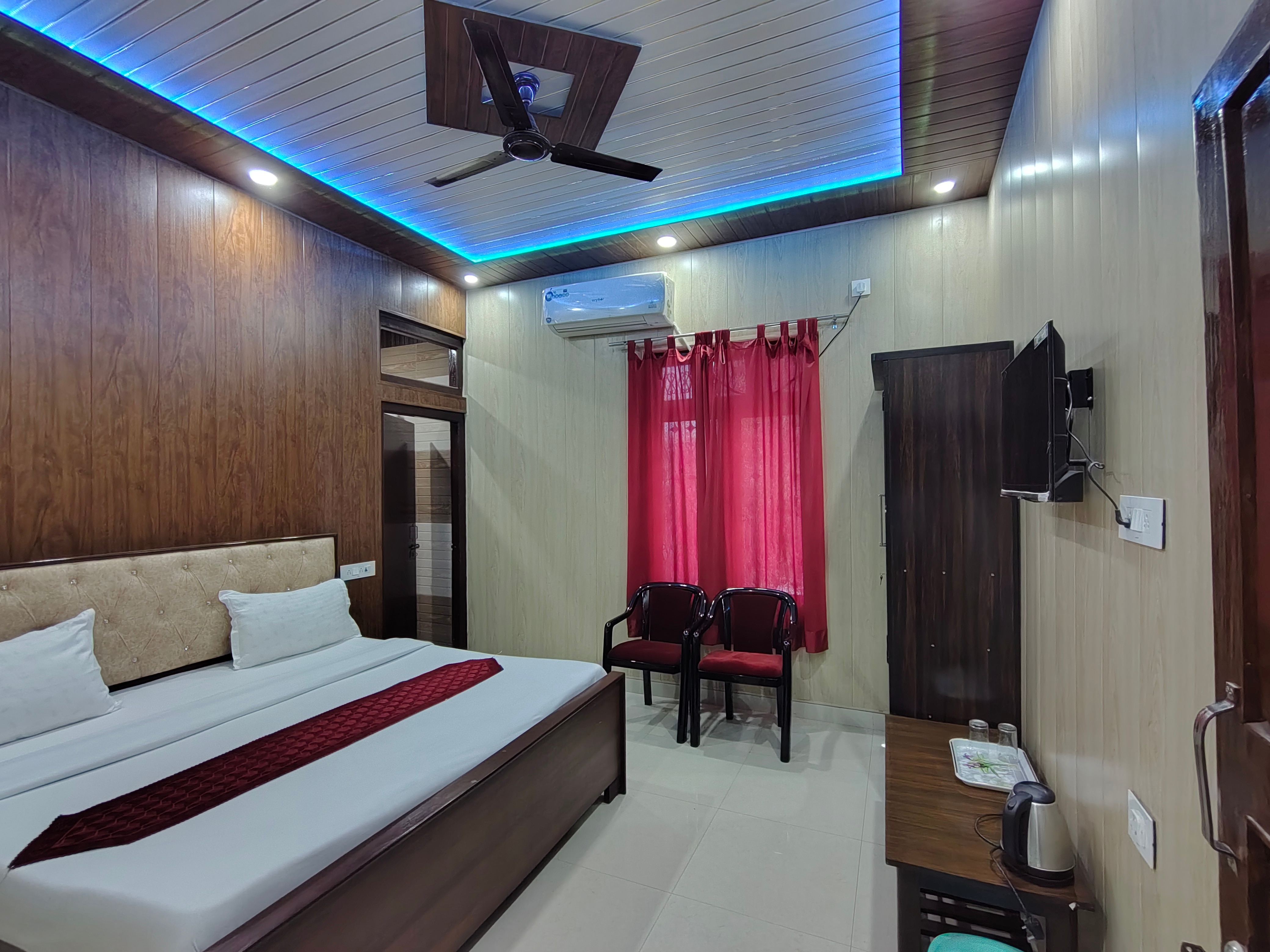 Deluxe Room Interior Shakuntalum INN