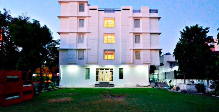 HOTEL MUKUND VILLAS
