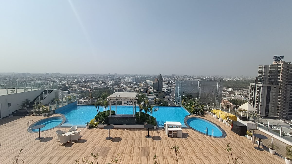 The cloud nine studio Pool Gym Pure comfort 𝗕𝗢𝗢𝗞 Jaipur Apartment