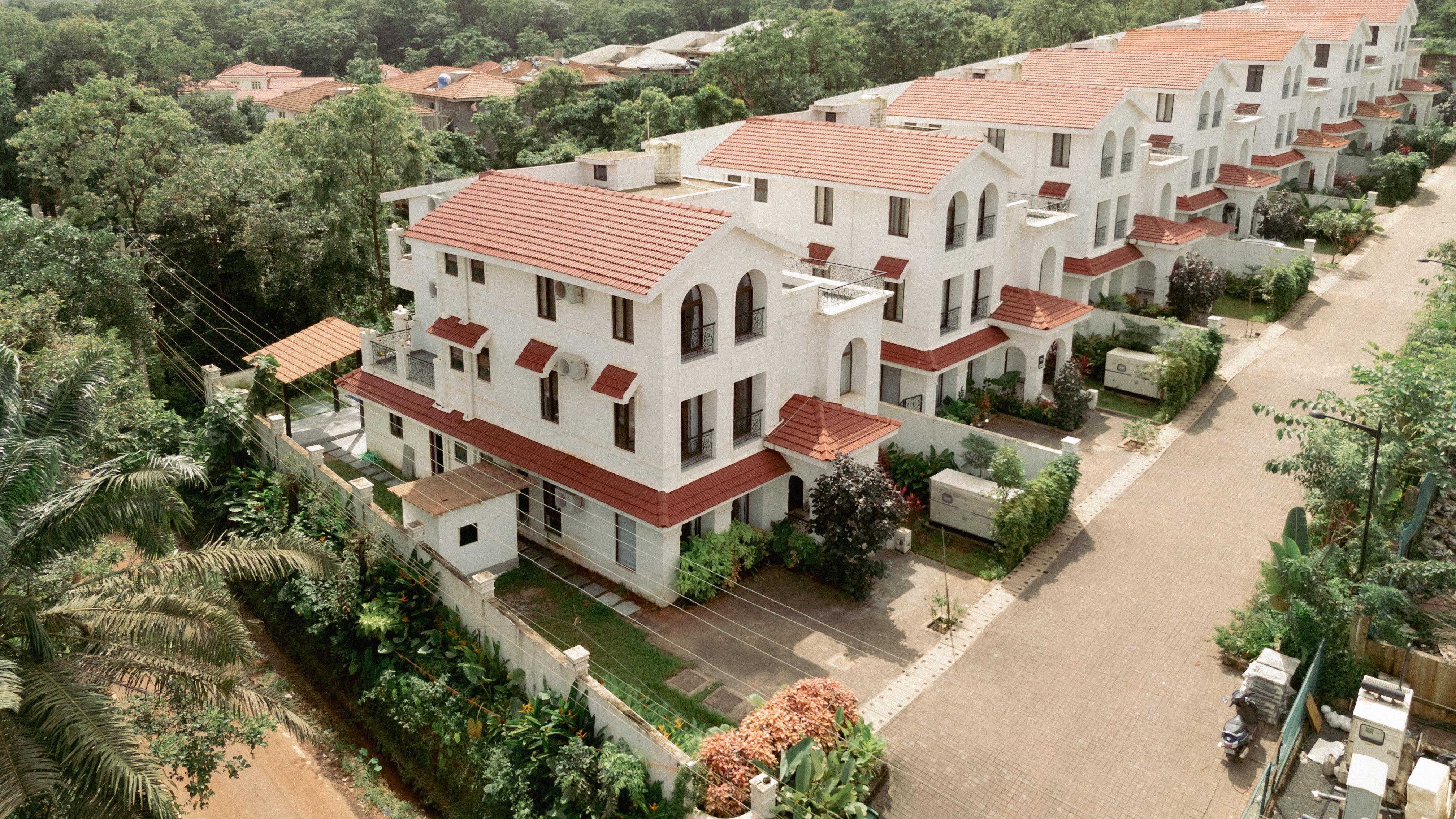 ELIVAAS Signature Casa Verdea | 4-BHK Villa With Private Pool & Lift - Tap to explore photos