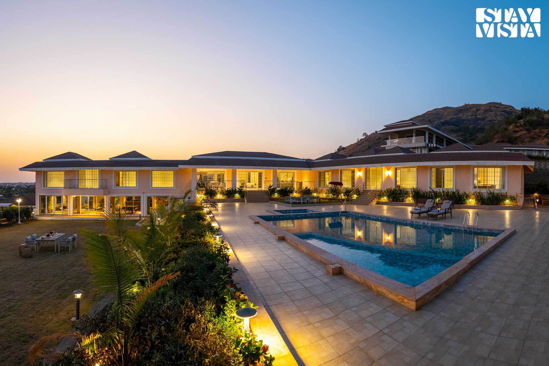 StayVista at Dolce Montagna 𝗕𝗢𝗢𝗞 Lonavala Villa