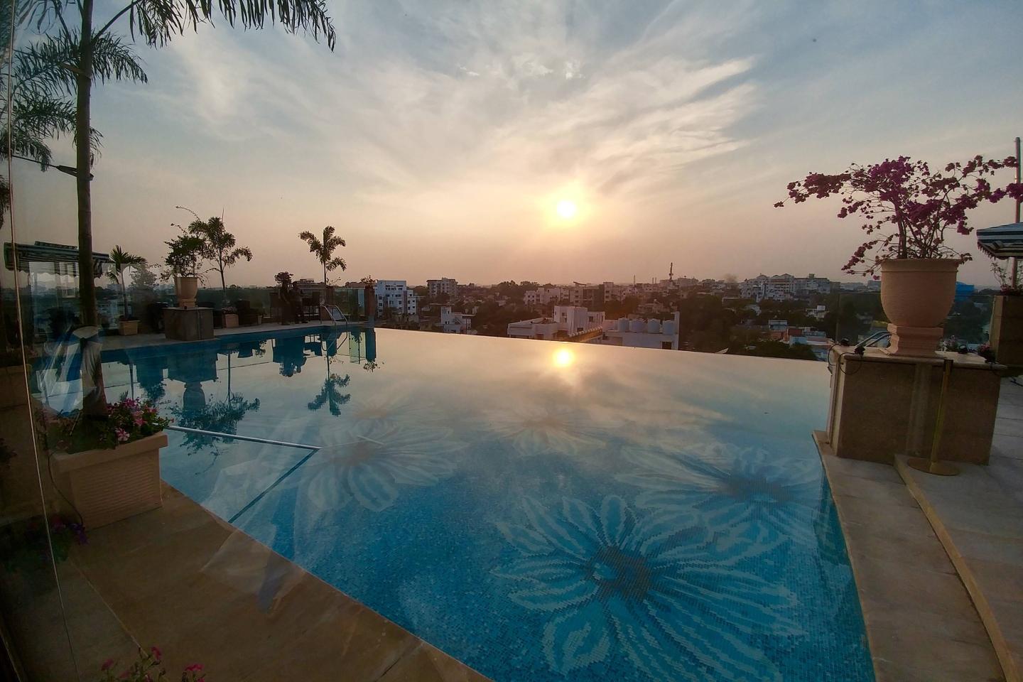 POOLDECK