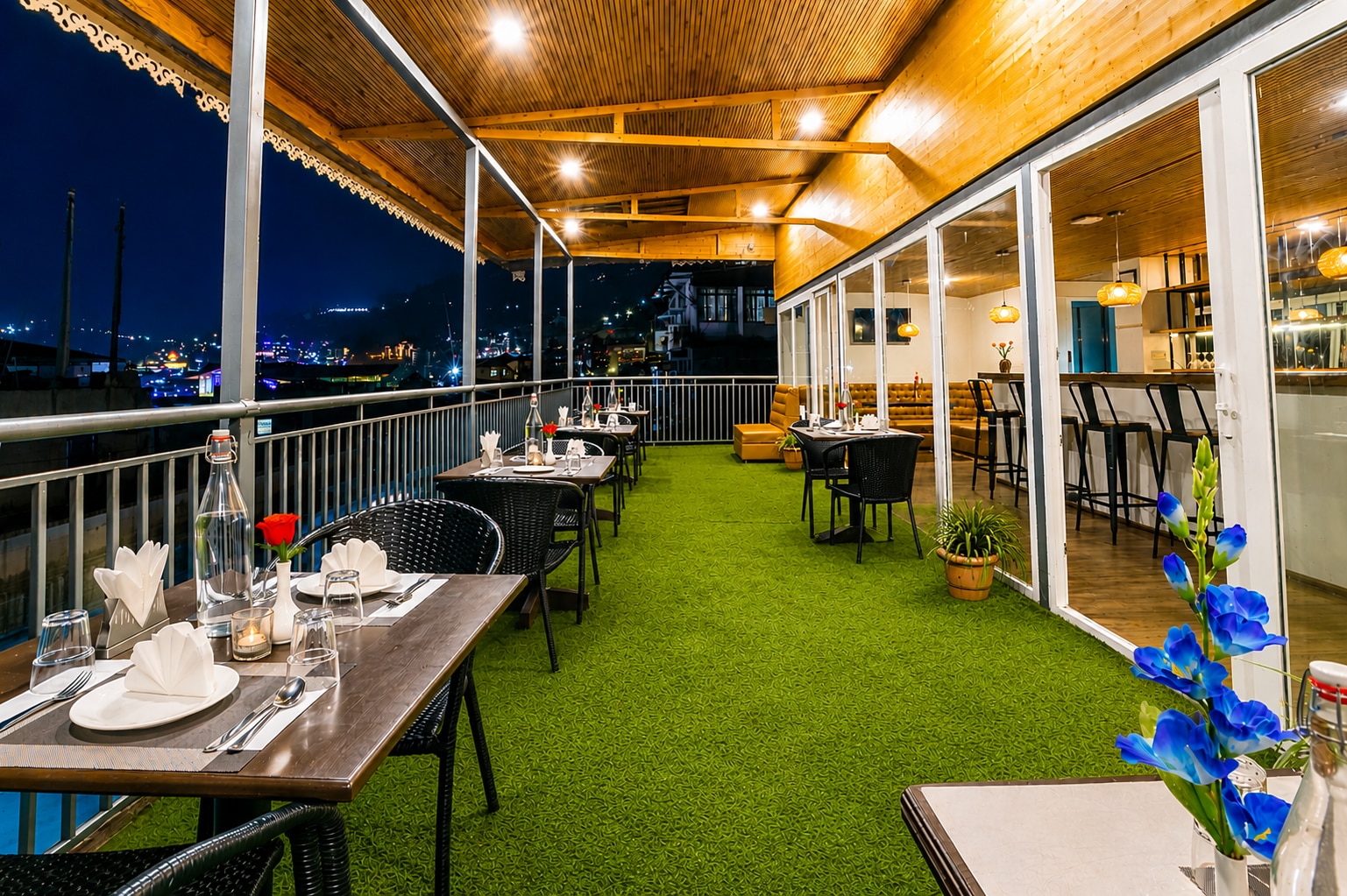 Sparrow Rooftop Restaurant And Bar 