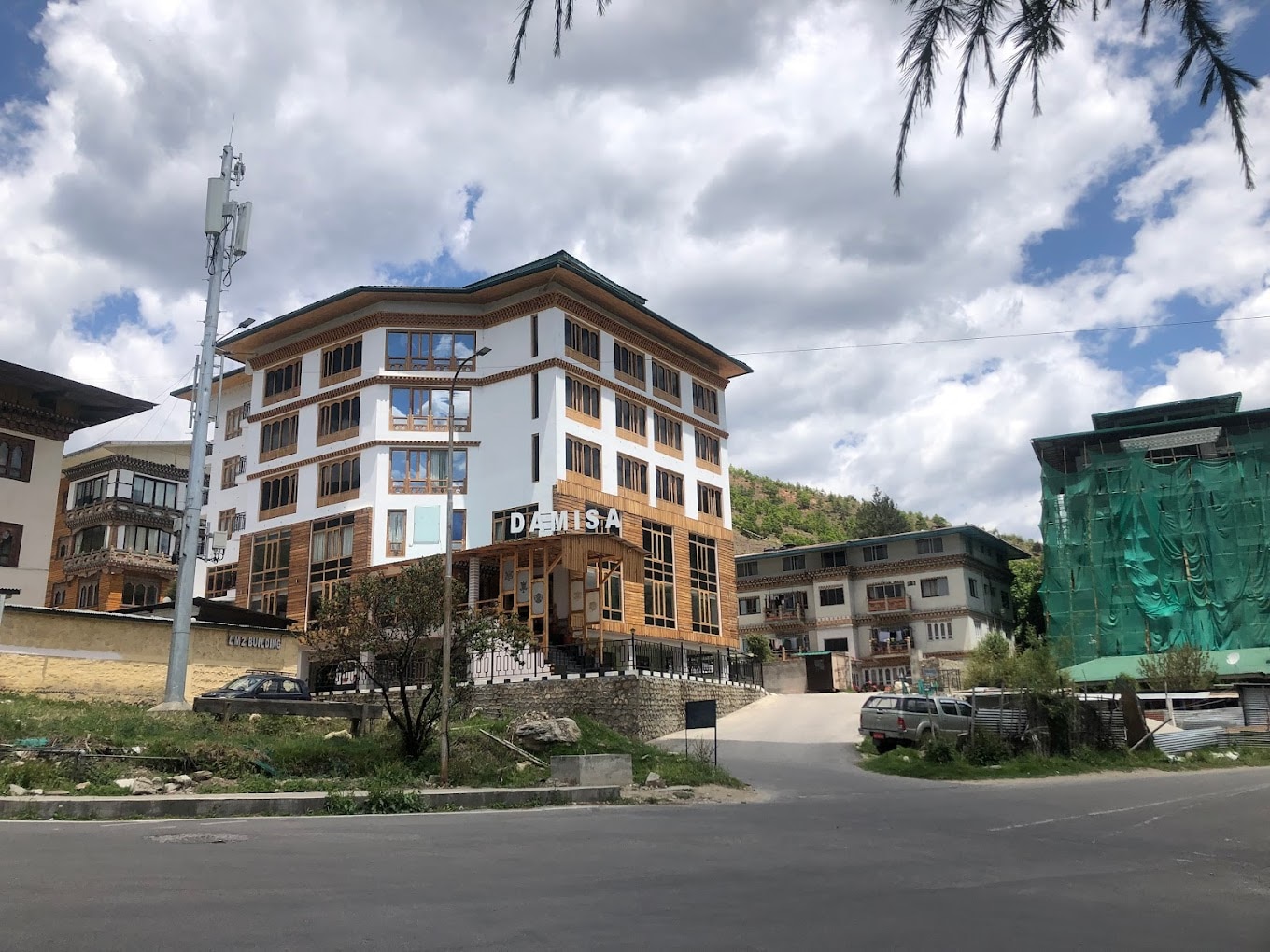 Hotel Damisa 𝗕𝗢𝗢𝗞 Thimphu Hotel 𝘄𝗶𝘁𝗵 𝗙𝗥𝗘𝗘 𝗖𝗮𝗻𝗰𝗲𝗹𝗹𝗮𝘁𝗶𝗼𝗻
