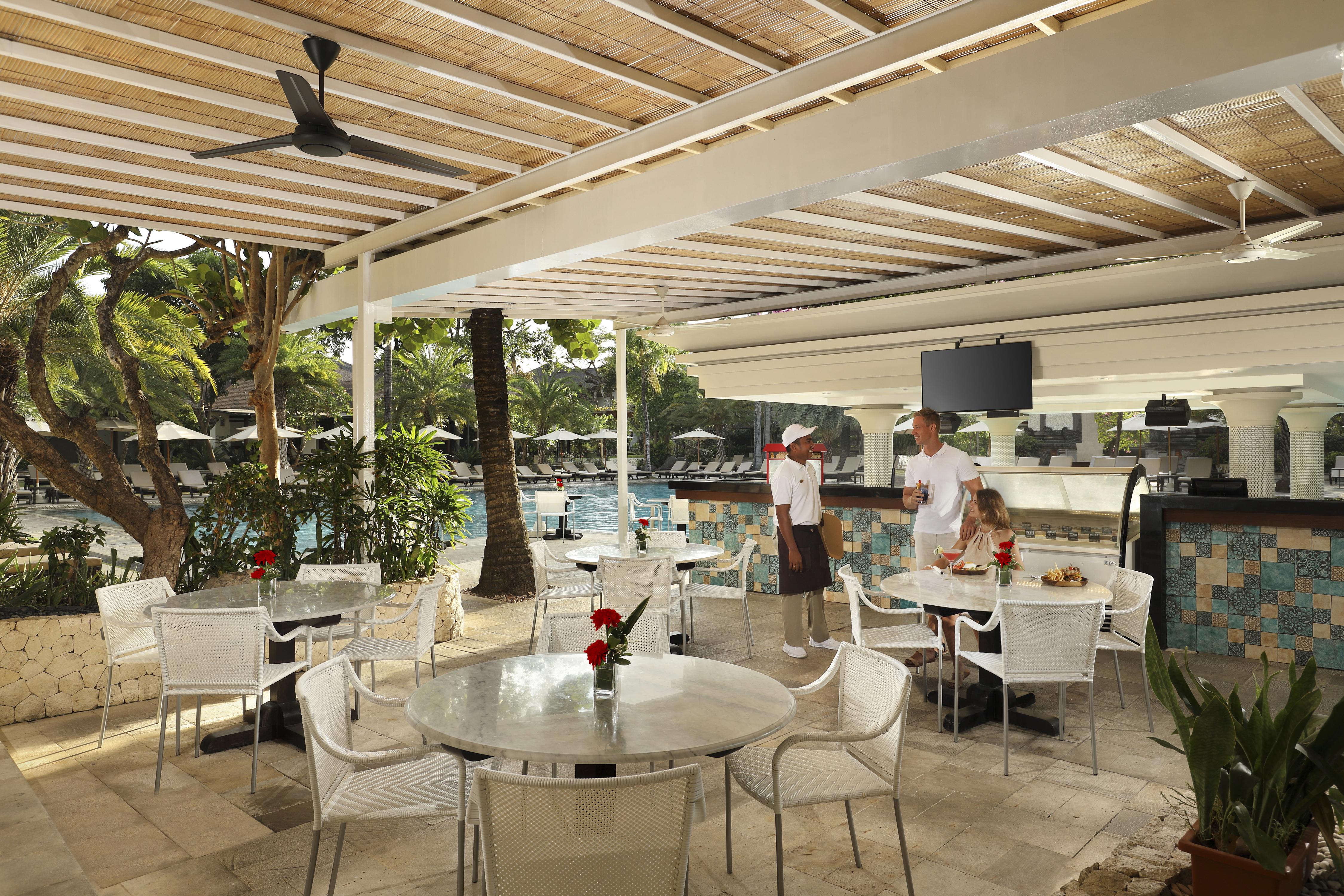 Seruni Sunken Pool Bar