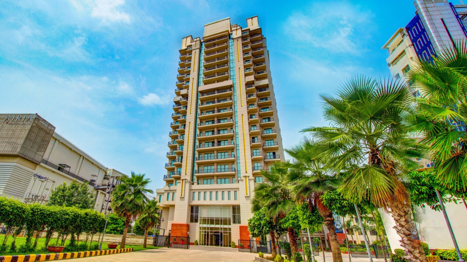 Rhythm Gurugram, Hotel & Suites, Sohna Road 𝗕𝗢𝗢𝗞 Gurgaon Hotel