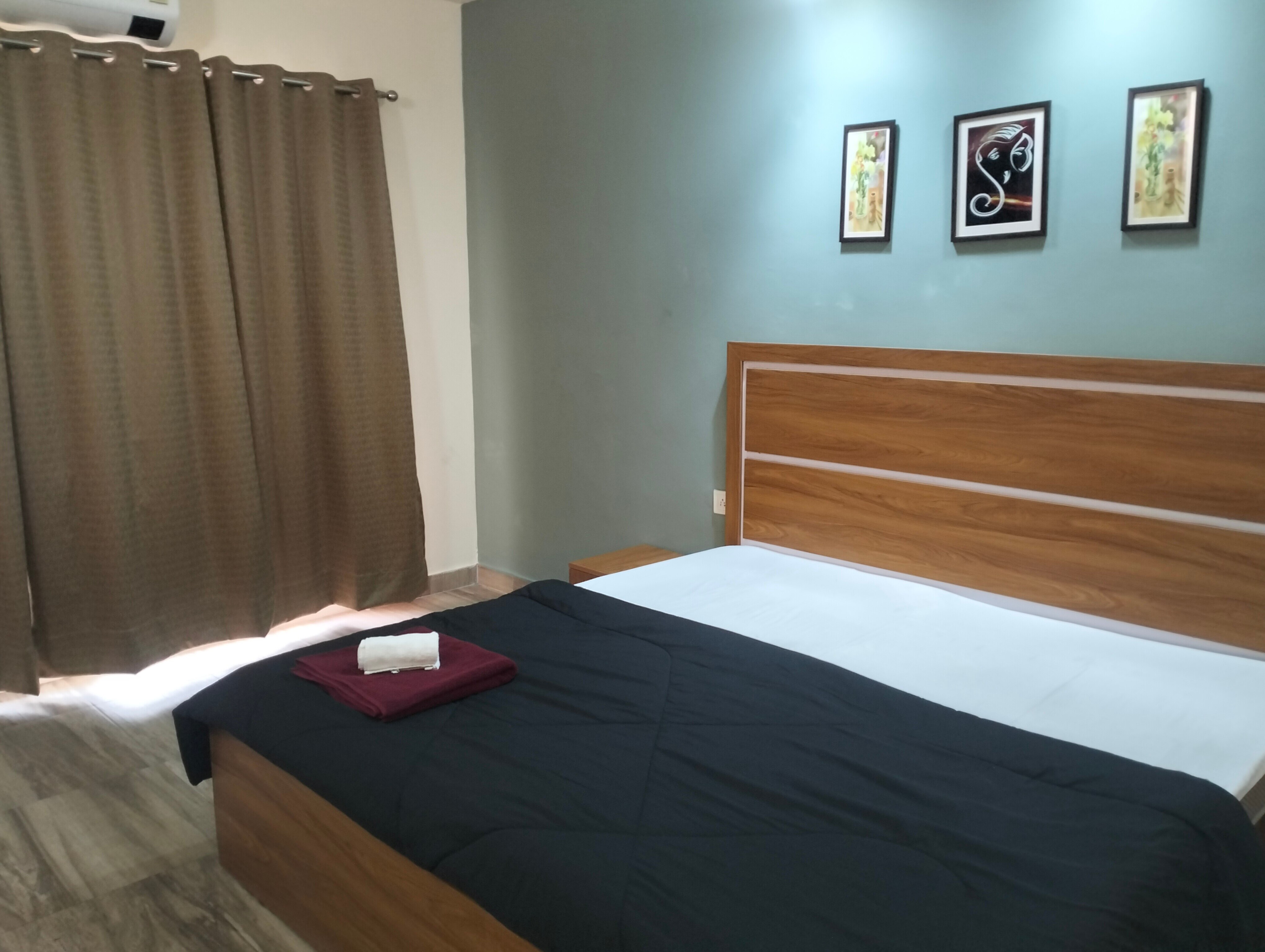 Hotel at Export mart 𝗕𝗢𝗢𝗞 Greater Noida Apartment