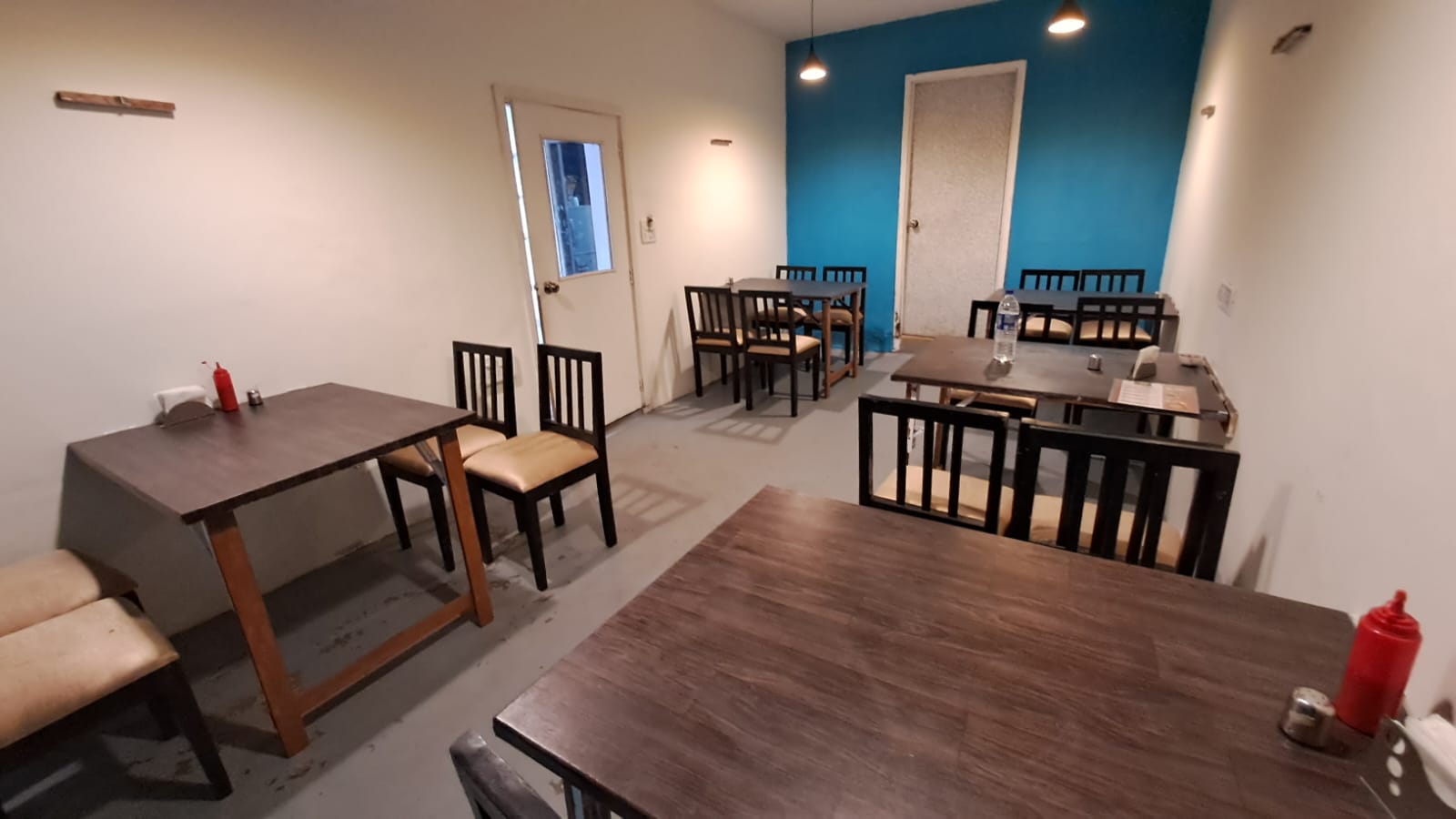 Inn Morjim Bar and Restaurant