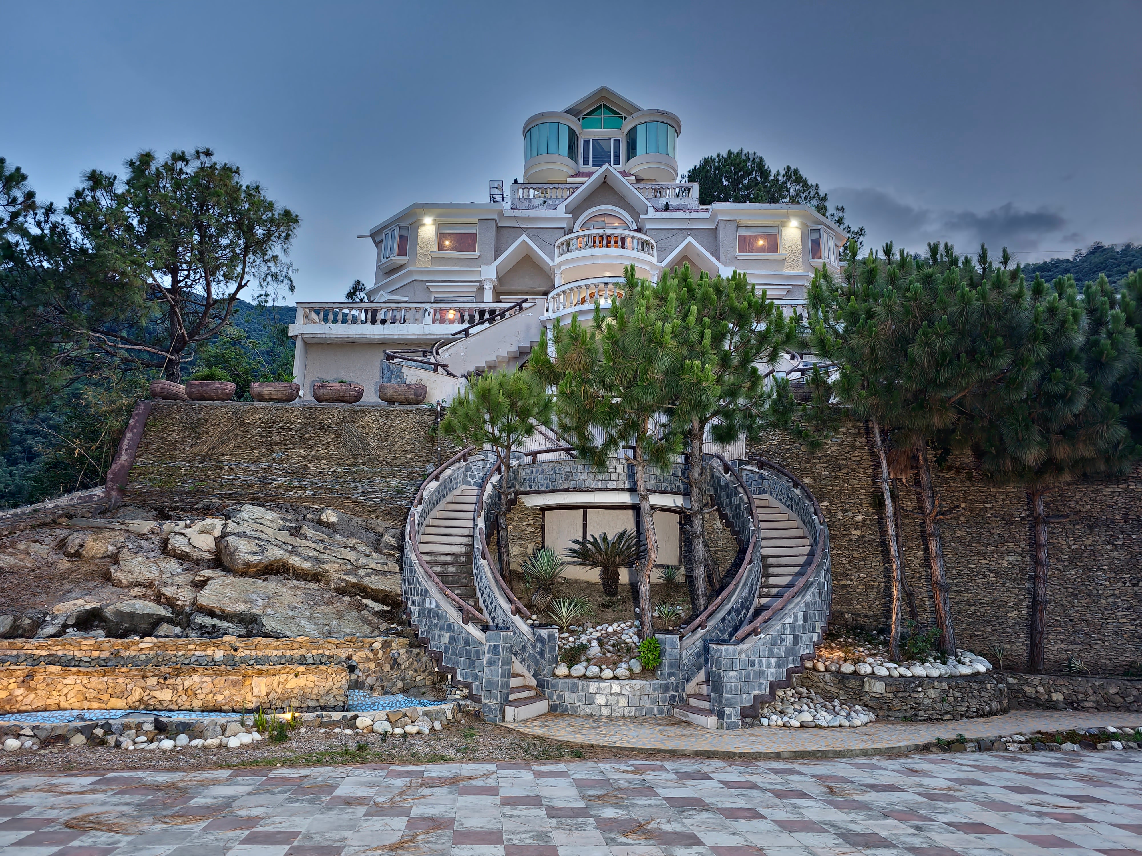 Aditya Resorts 𝗕𝗢𝗢𝗞 Solan Resort