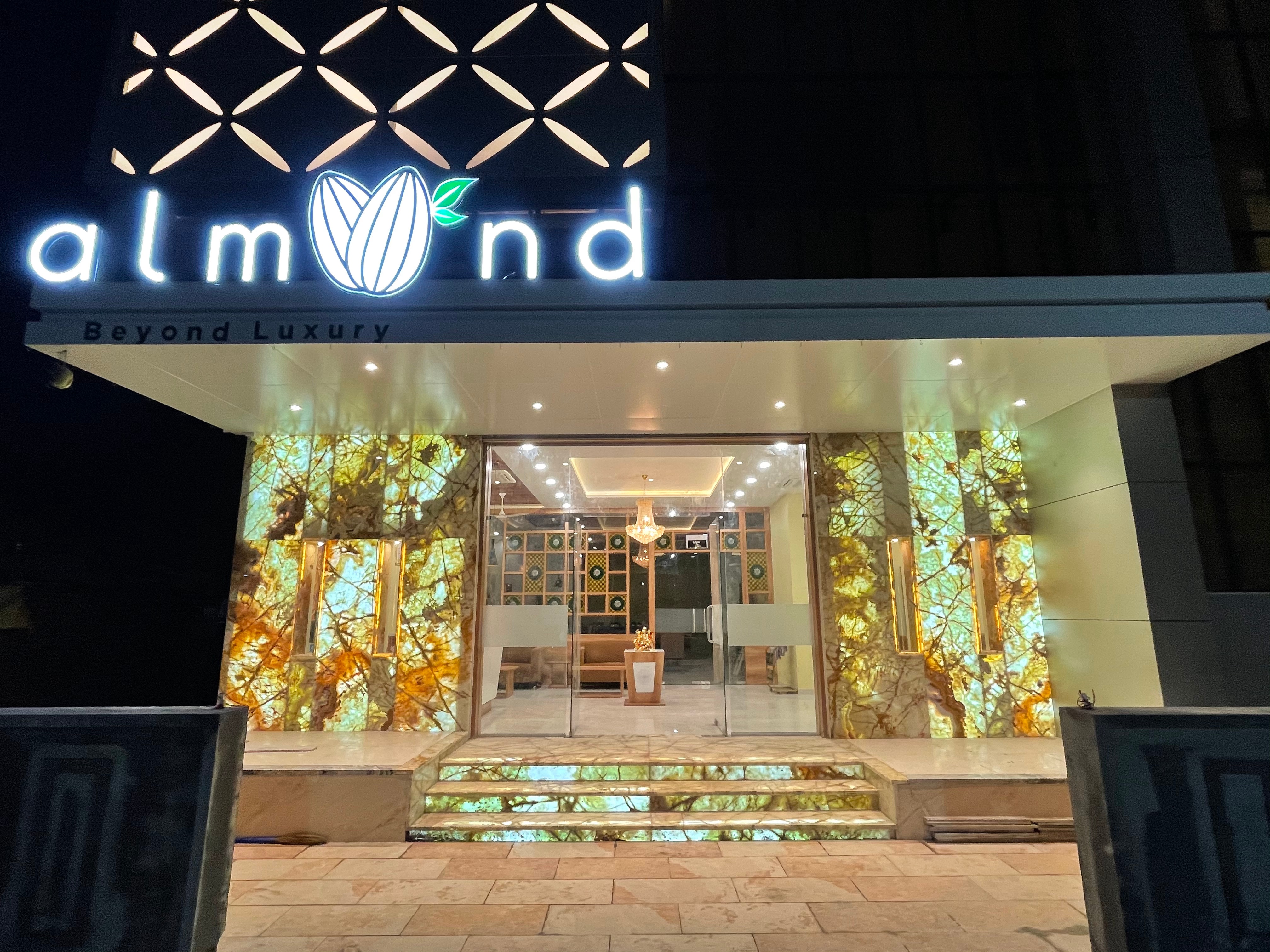 RESTO ALMOND