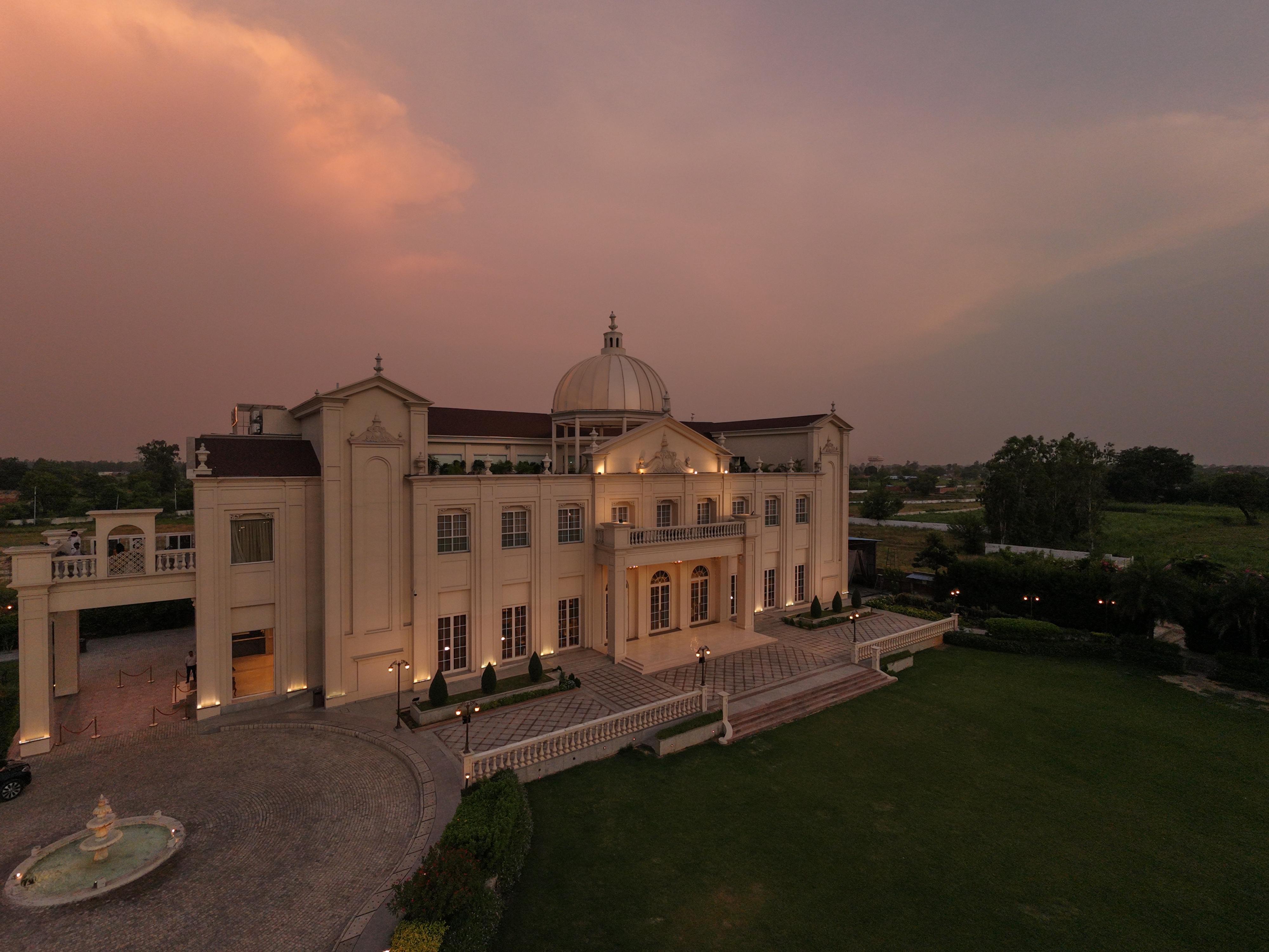 Legend Rajwada RAJWADA HOTEL AND RESORT ๐๐ข๐ข๐ Bareilly Hotel