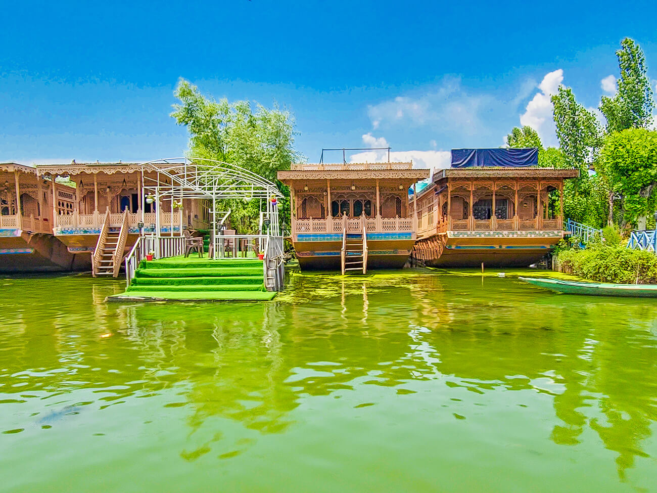 Kashmir Houseboats Dal Lake