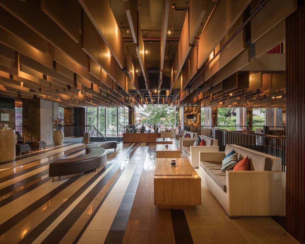 The Deck Restaurant & Bar