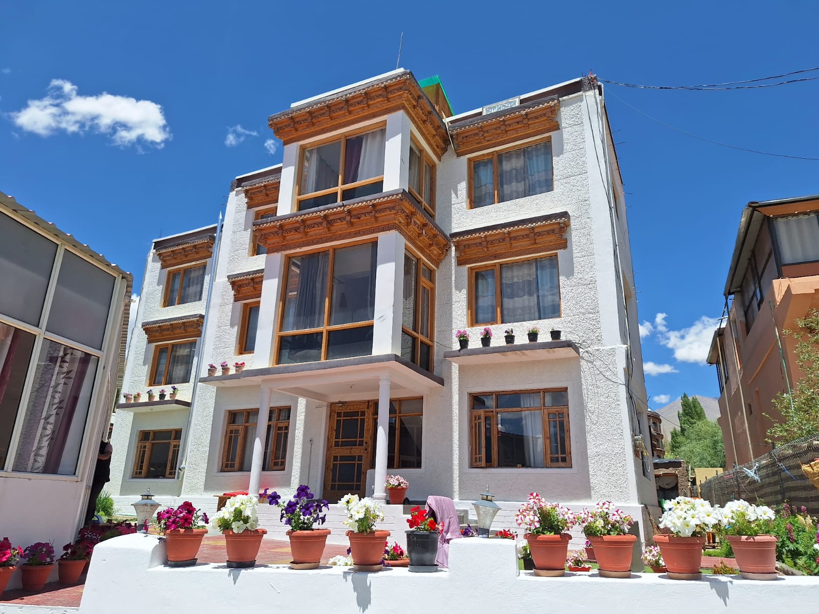 Basera Inn | Near Leh Market 𝗕𝗢𝗢𝗞 Leh Homestay