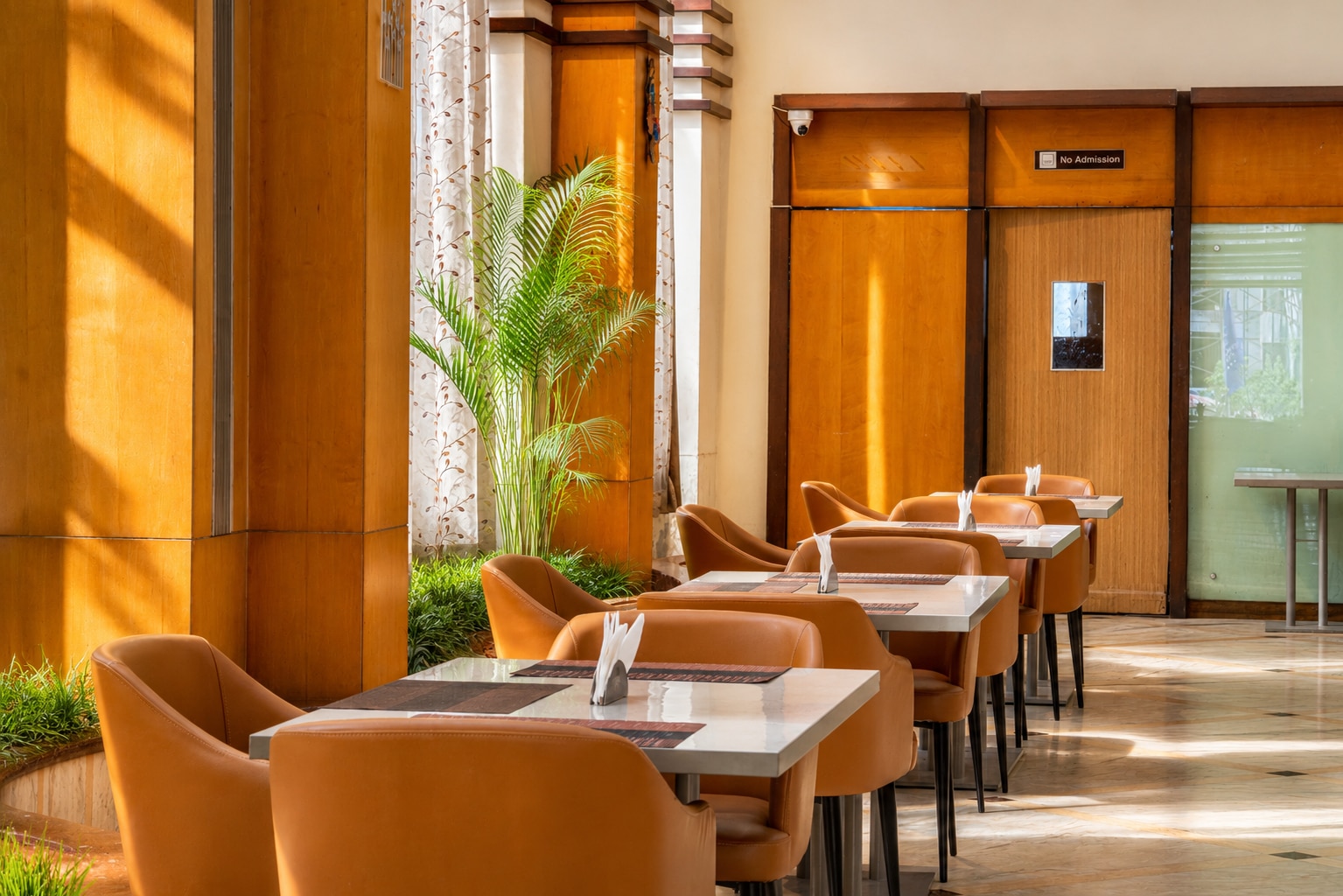 Cruise - Coffee shop