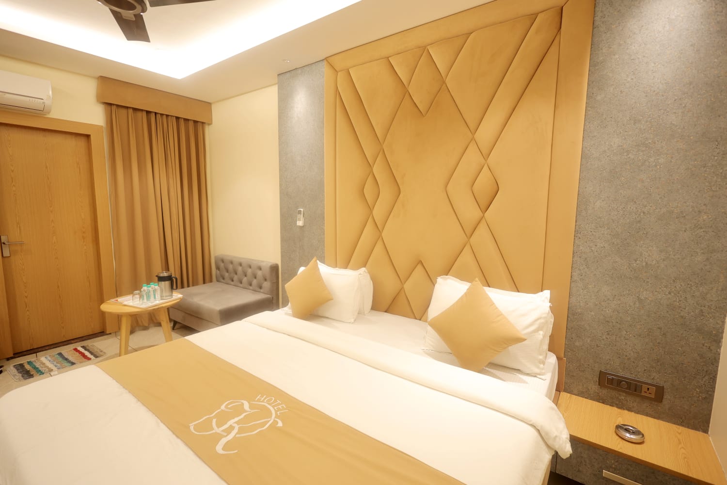 Hotel Kalpana Palace, Ujjain — ₹1500/night, 3.9★, 500 m from Mahakal Temple