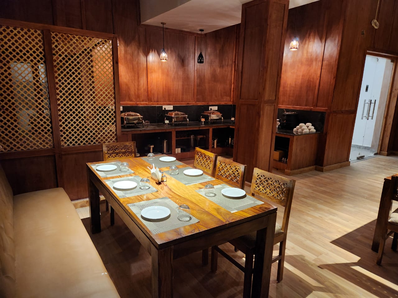 The Clove Basement Dinning