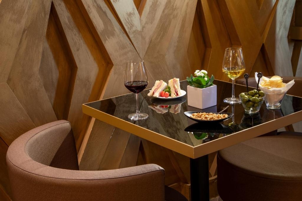 Lounge Bar