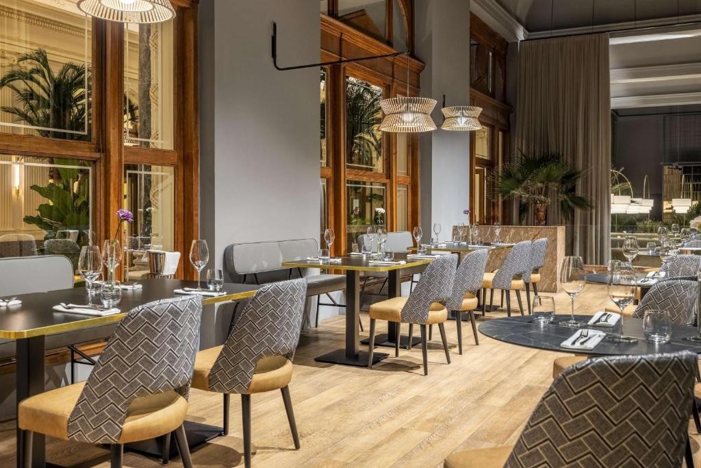 1890 Restaurant & Bar