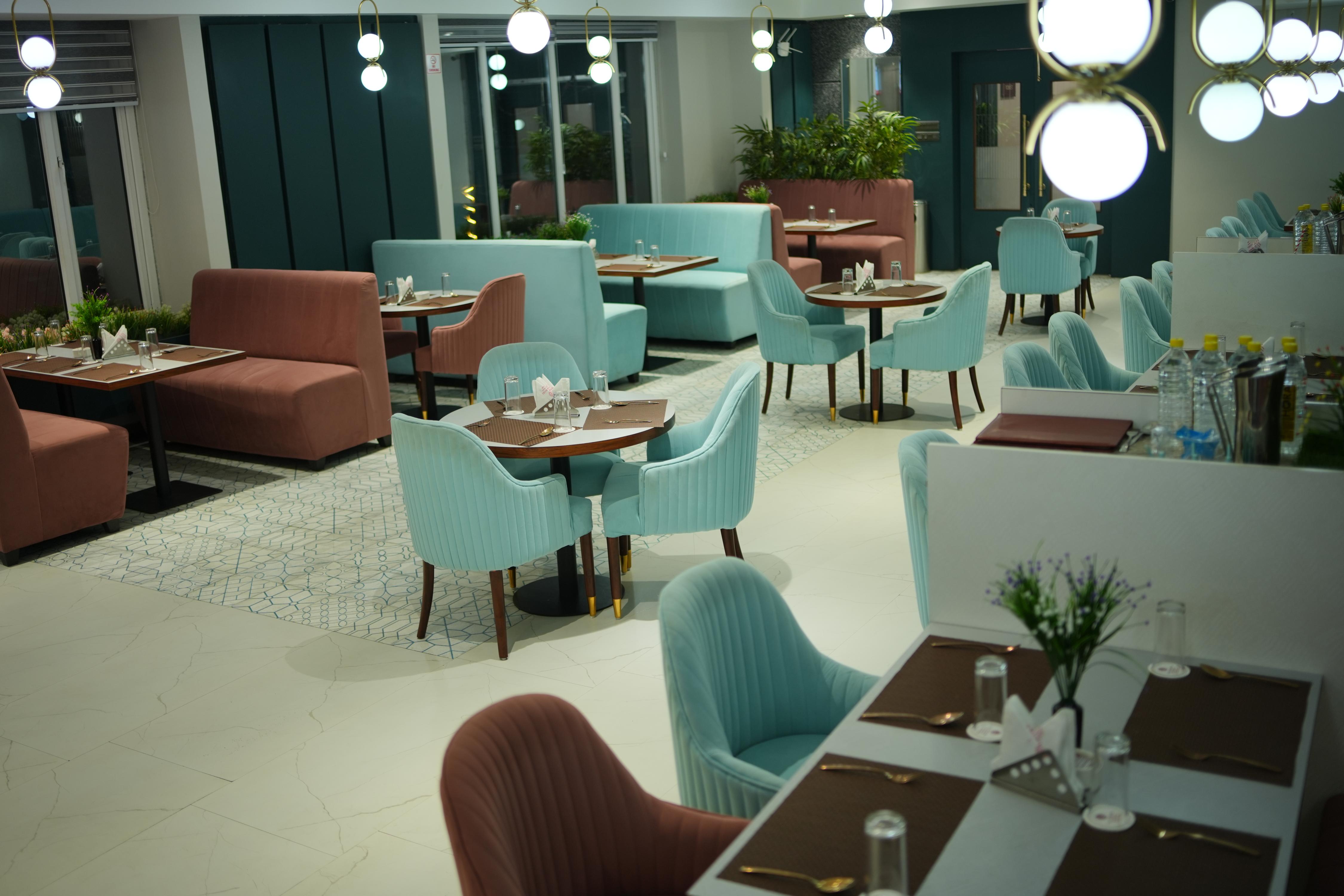 FLORA RESTAURANT