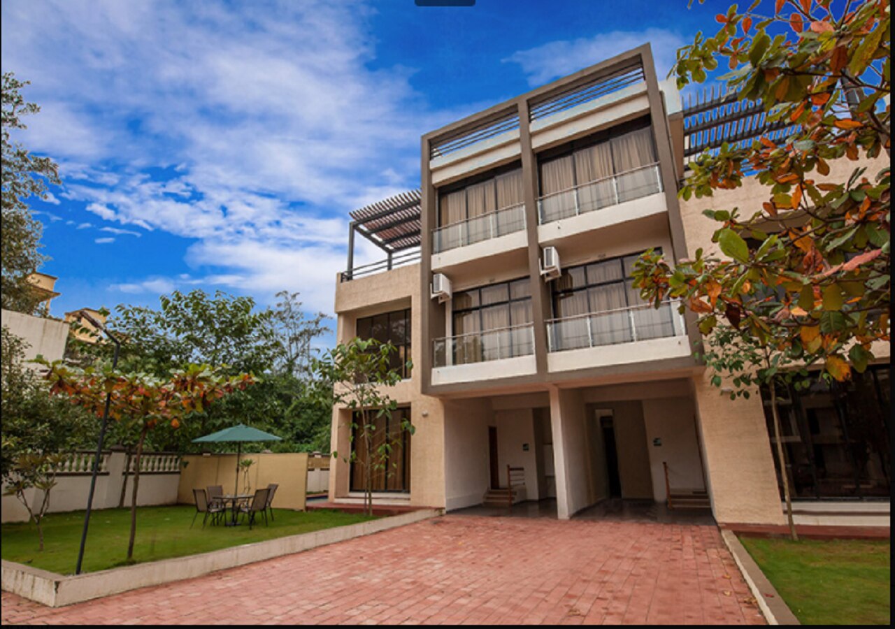 StayVista | Greenwoods Eight 5 BHK Villa - Tap to explore photos
