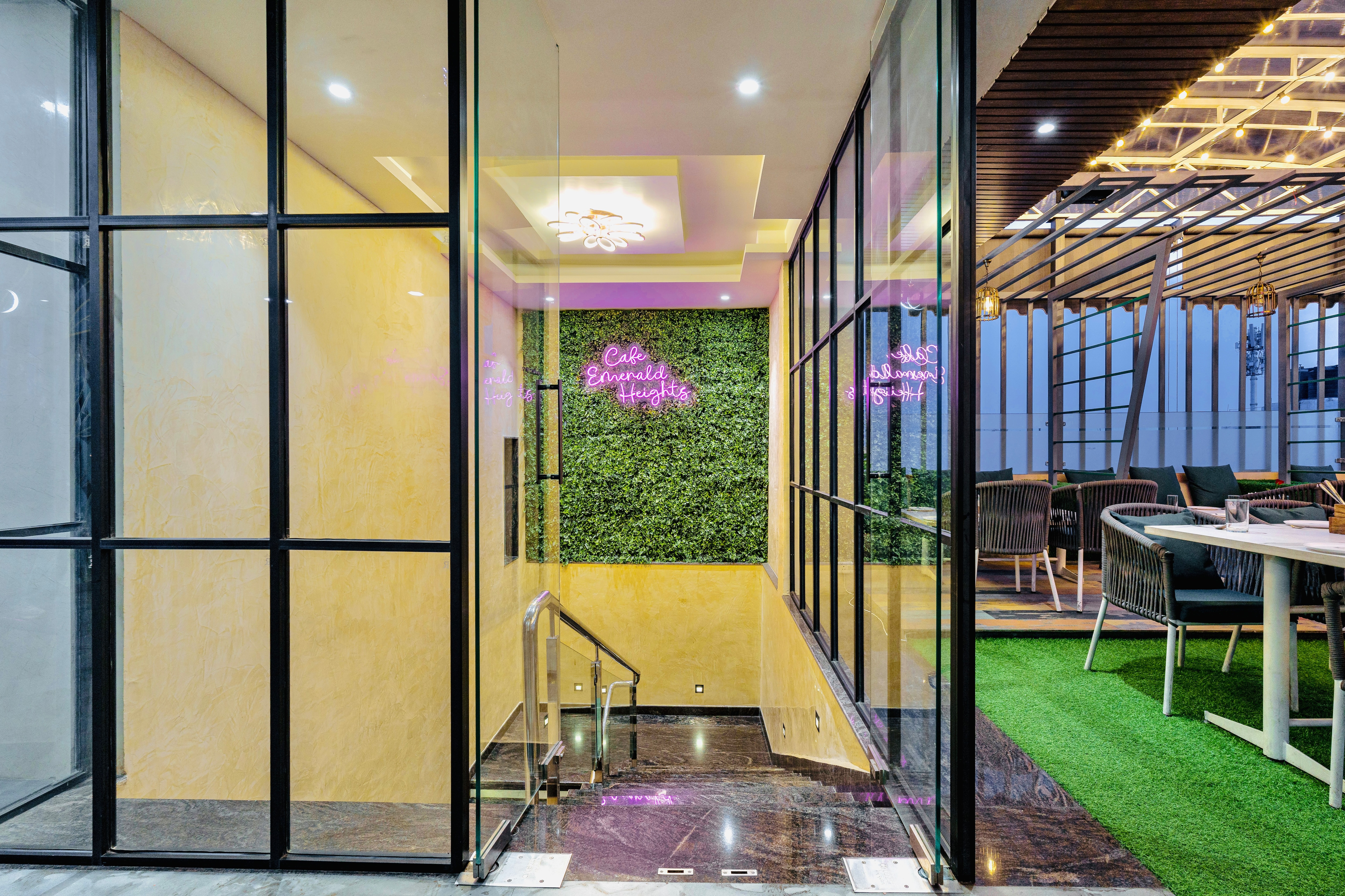 CAFE EMERALD HEIGHTS