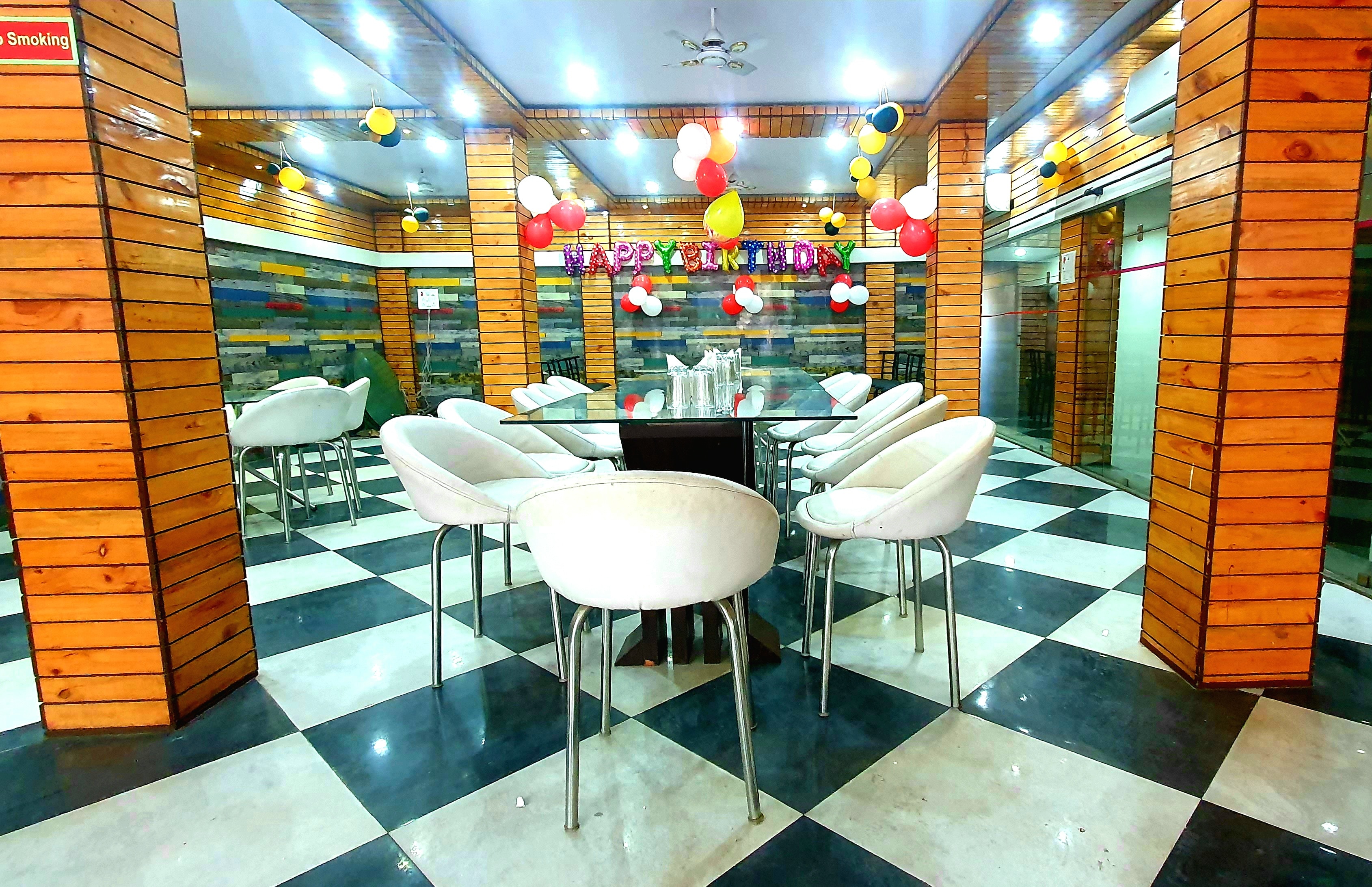 om palace