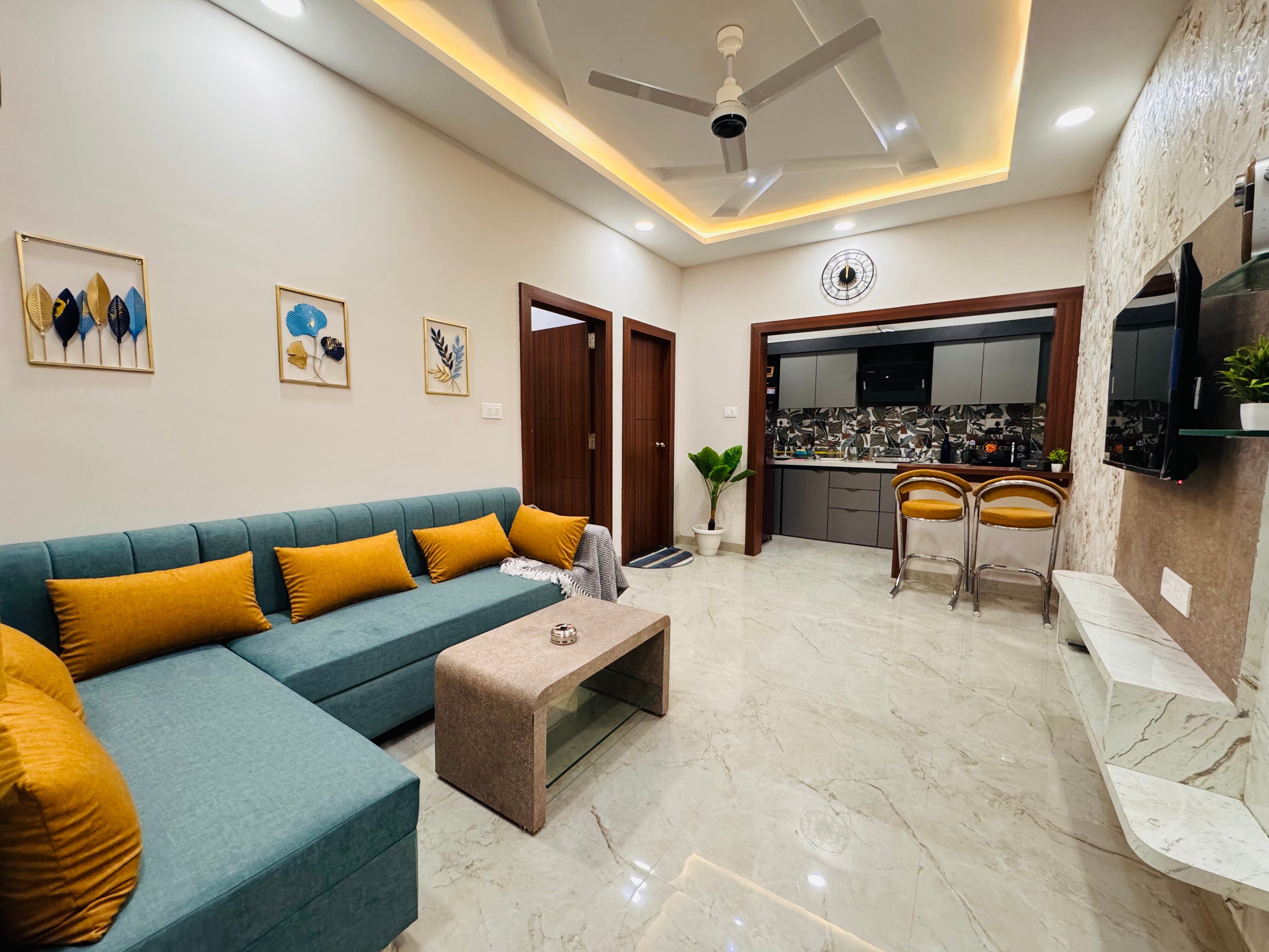 HomeEscape Elite 1BHK | Mahalaxmi Nagar | 101 𝗕𝗢𝗢𝗞 Indore Apartment