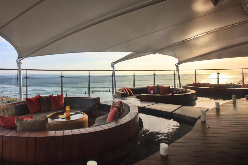 Double-Six Rooftop Sunset Bar