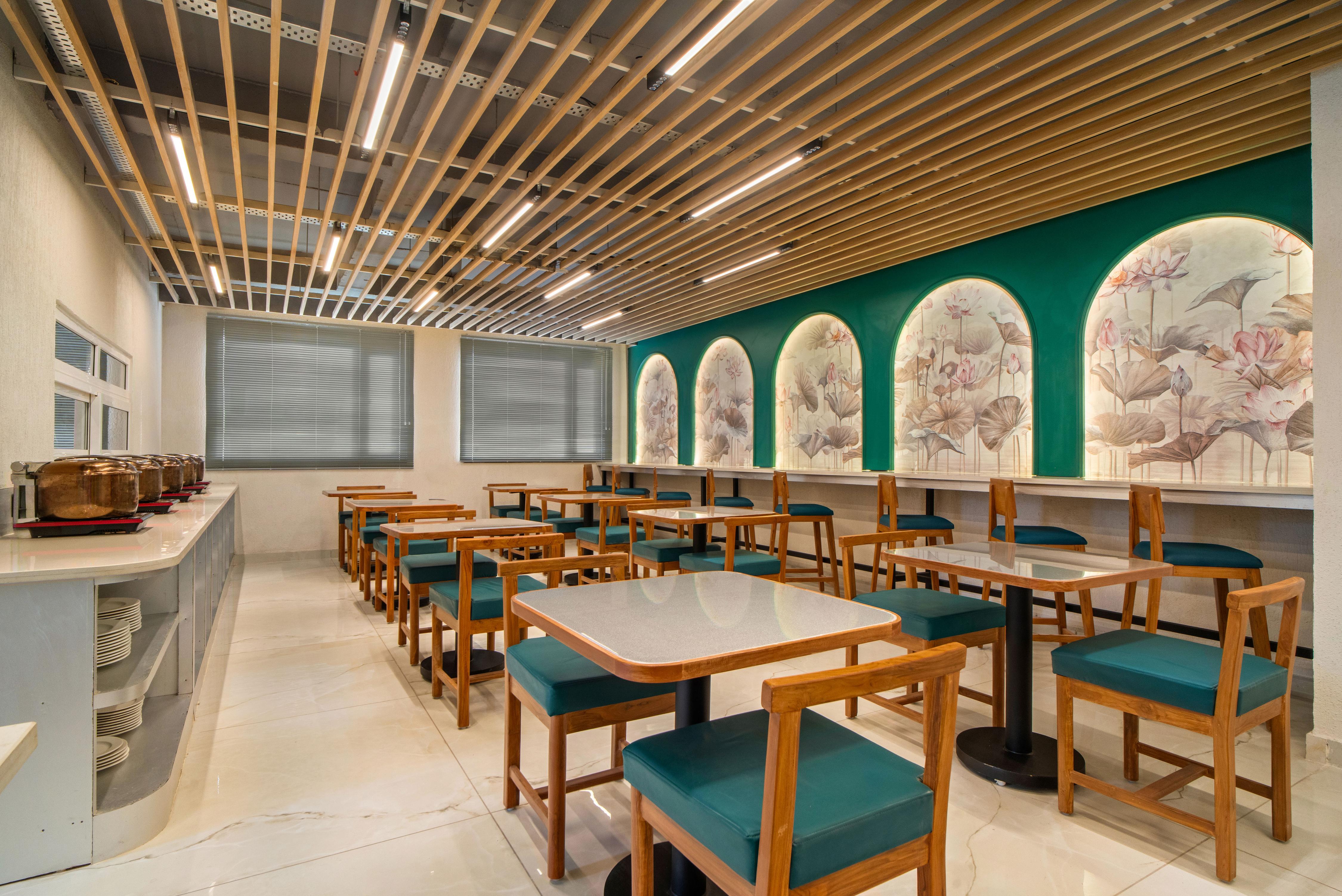 ROOFTOP RESTAURANT – The Sky Deck