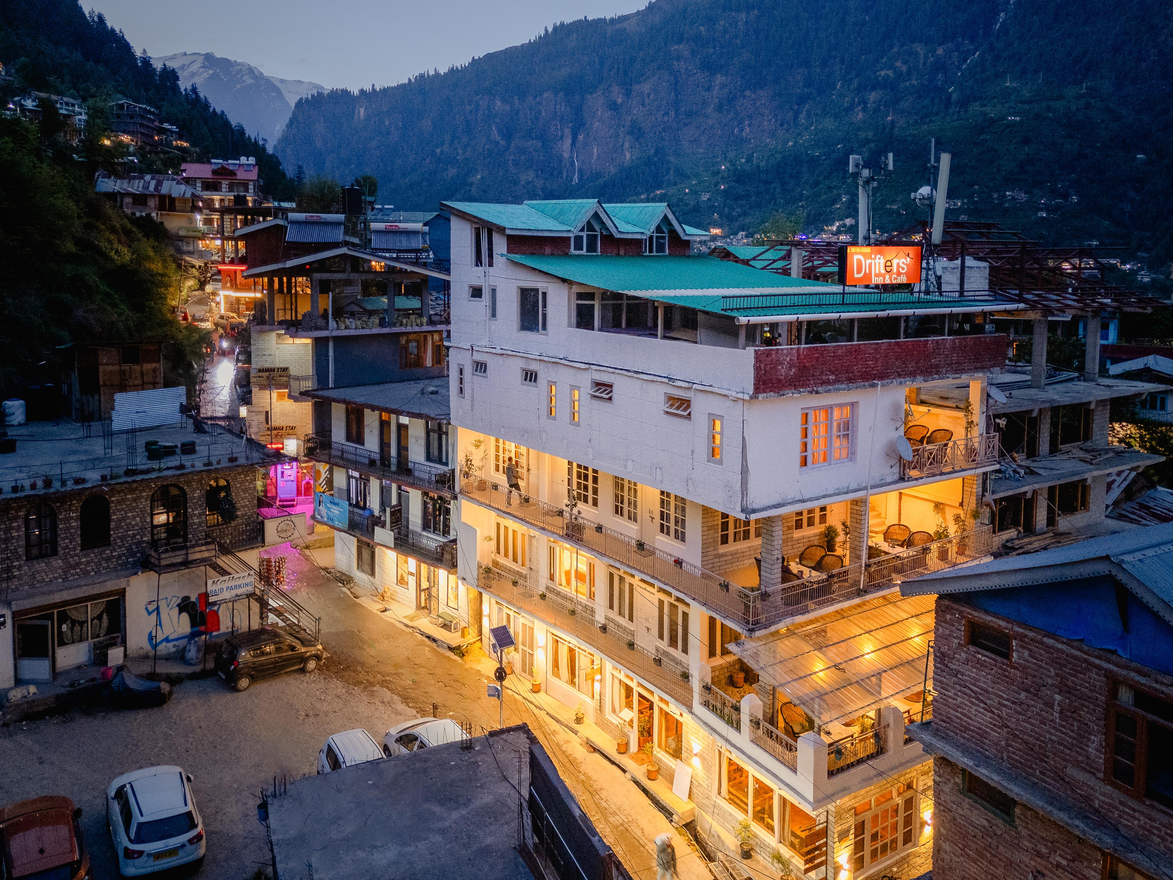 Sa Manali Inn Drifters Cafe, Bar & Inn by The Hidden Tribe ππ’π’π Manali Hotel