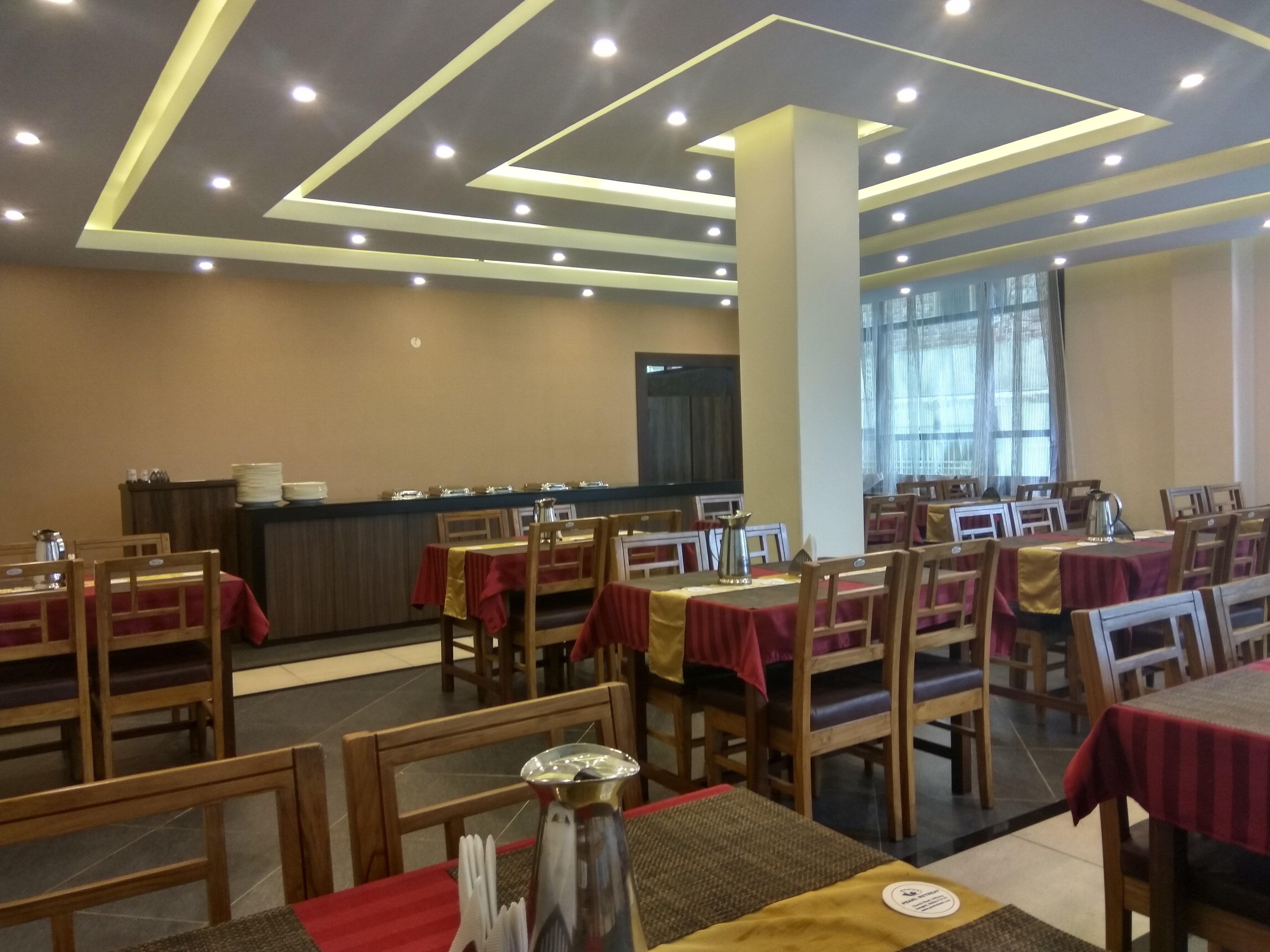 Pearl Retreat Restaurant