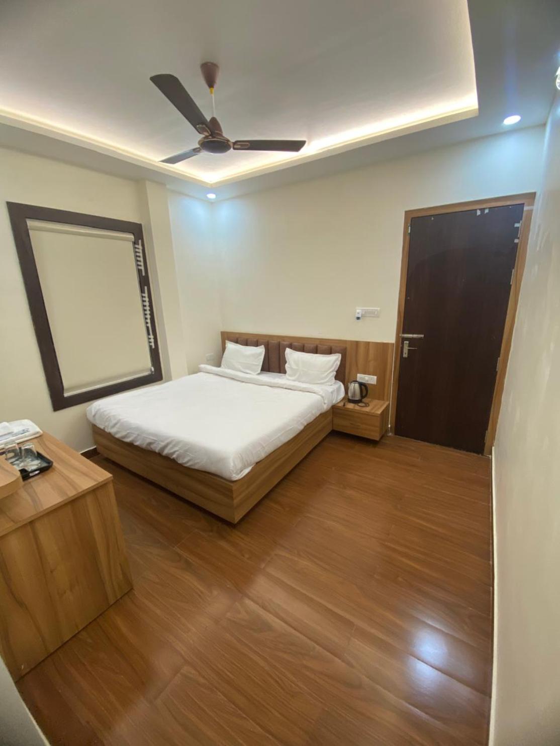 hotel shiv sai galaxy restaurant 
