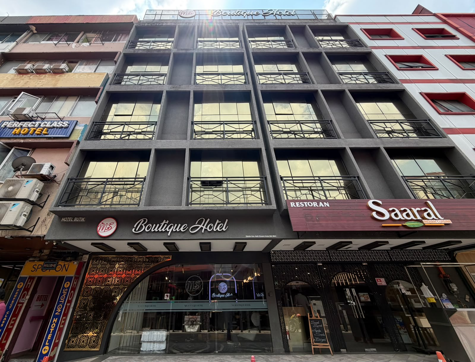 Saaral Indian Cuisine Restoran (Next to the hotel)