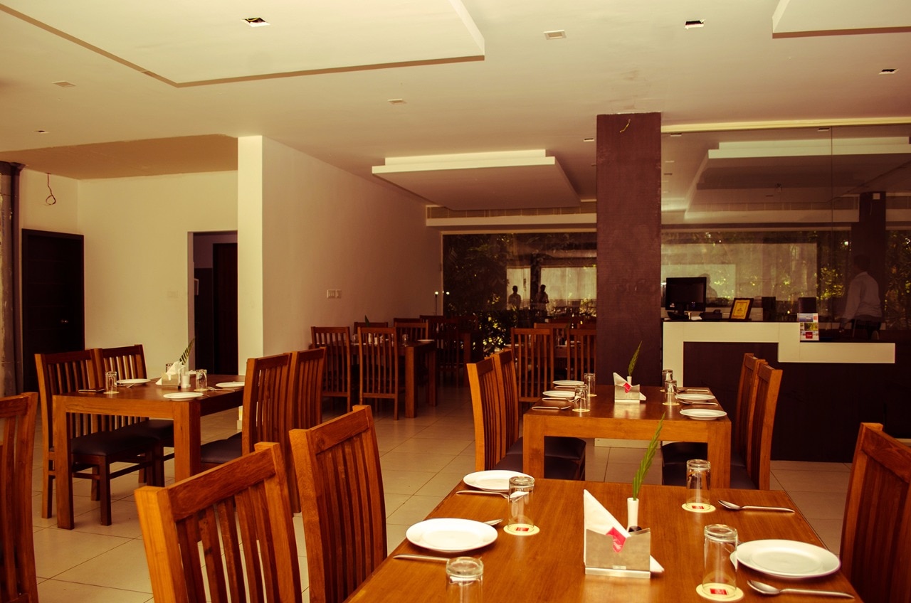 Poovar Lakeside Restaurant