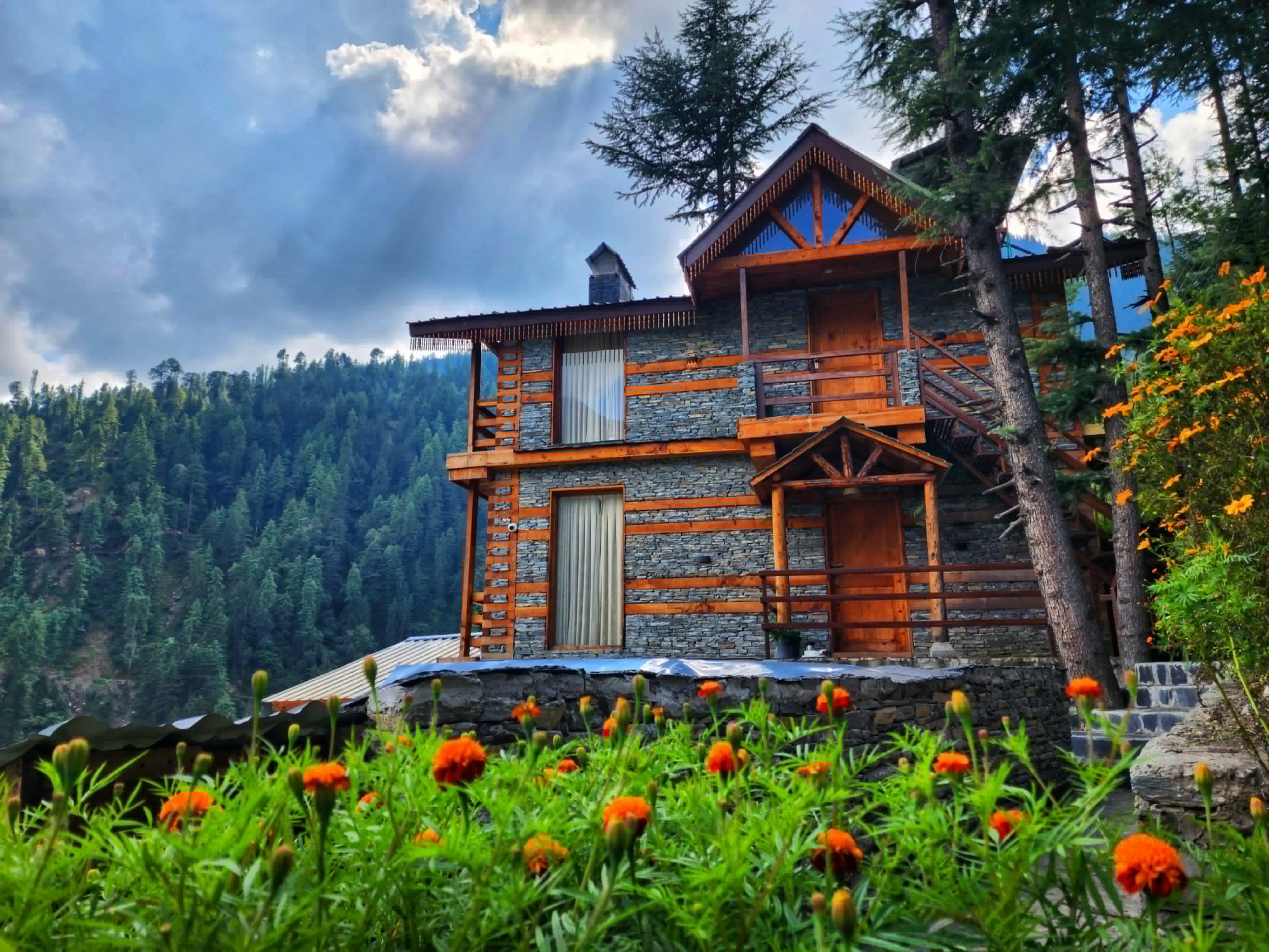 himalayan Chalets indoor and outdoor restaurant