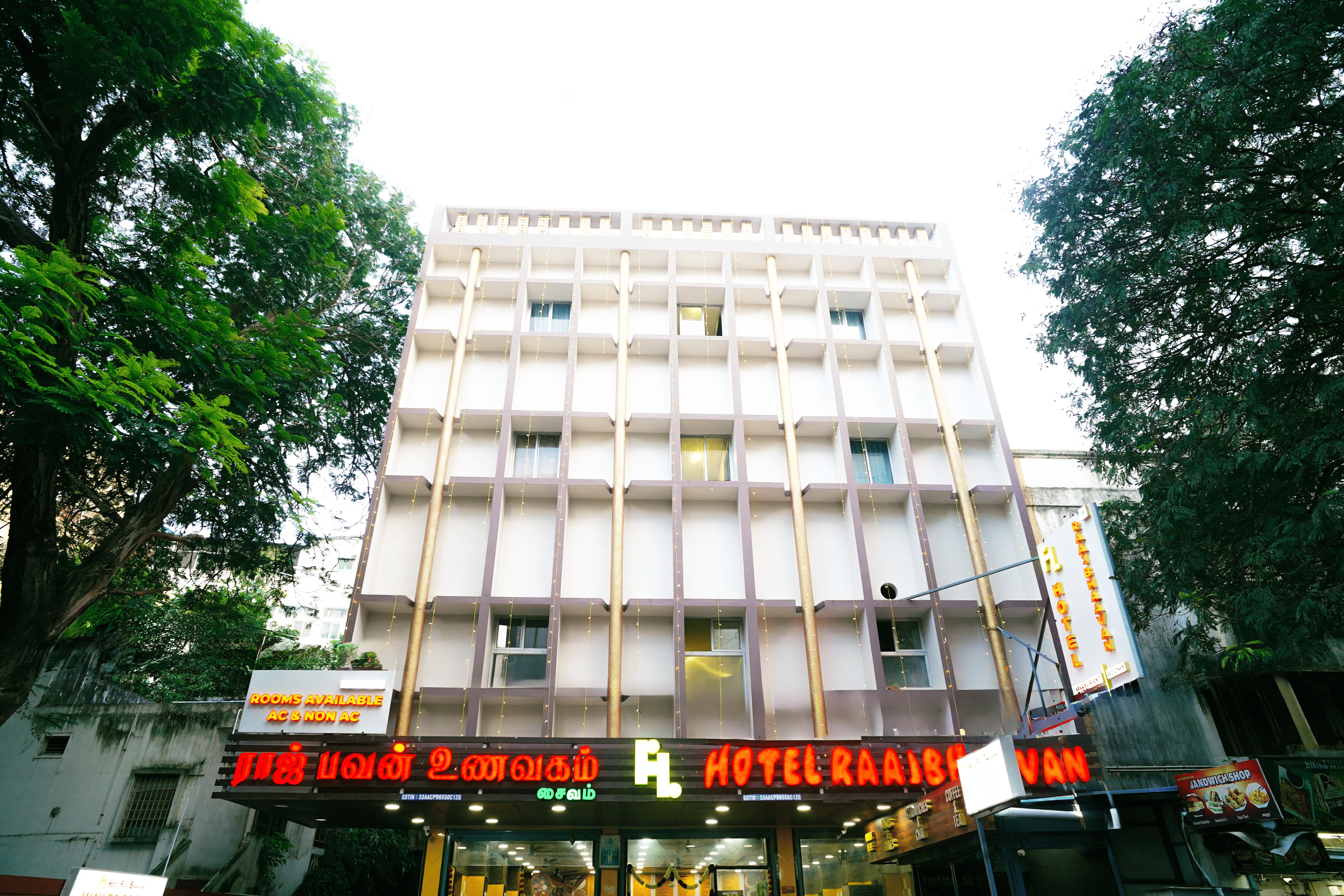 Hotel Raaj Bhaavan