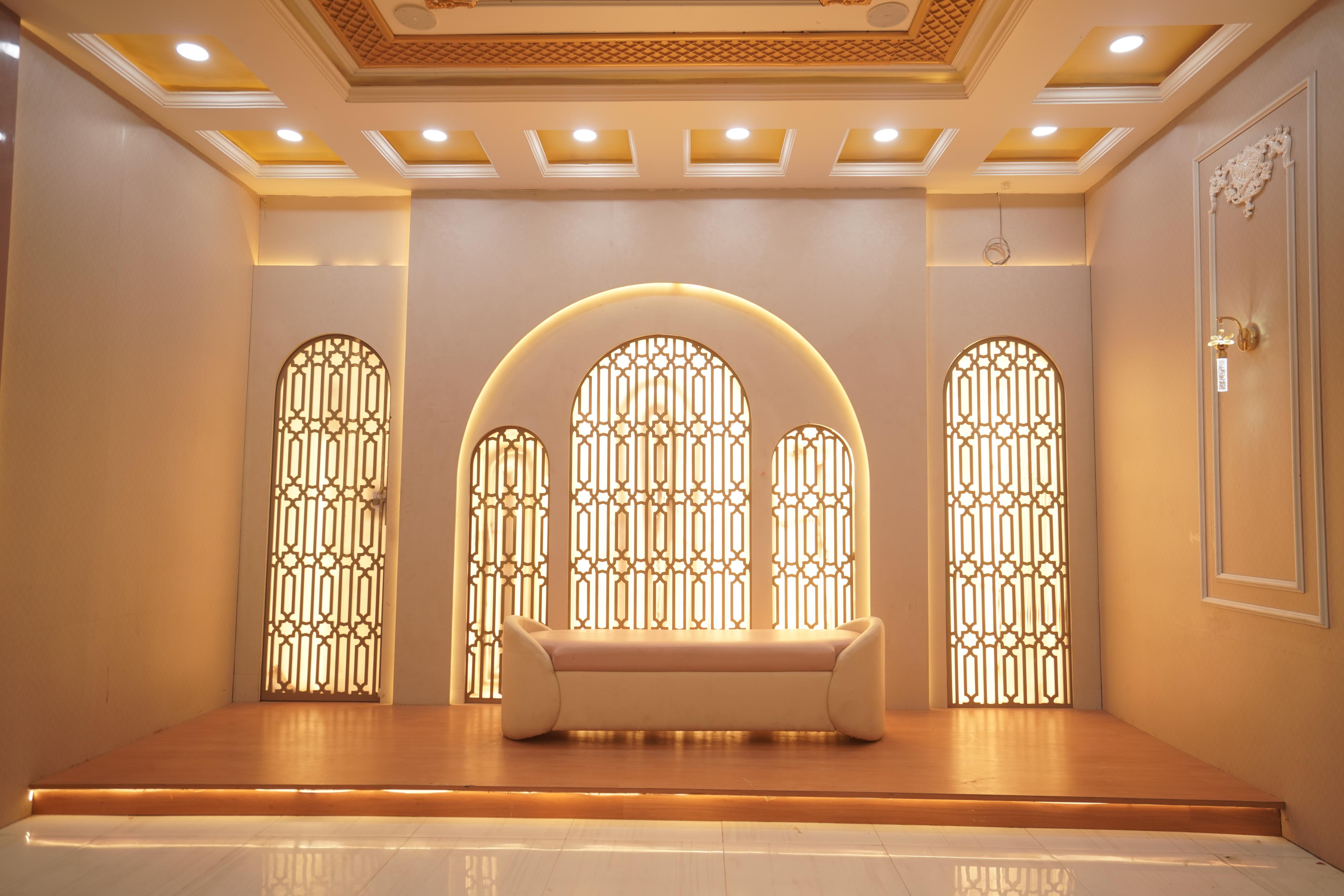 VKN HOTEL & RESTAURENT