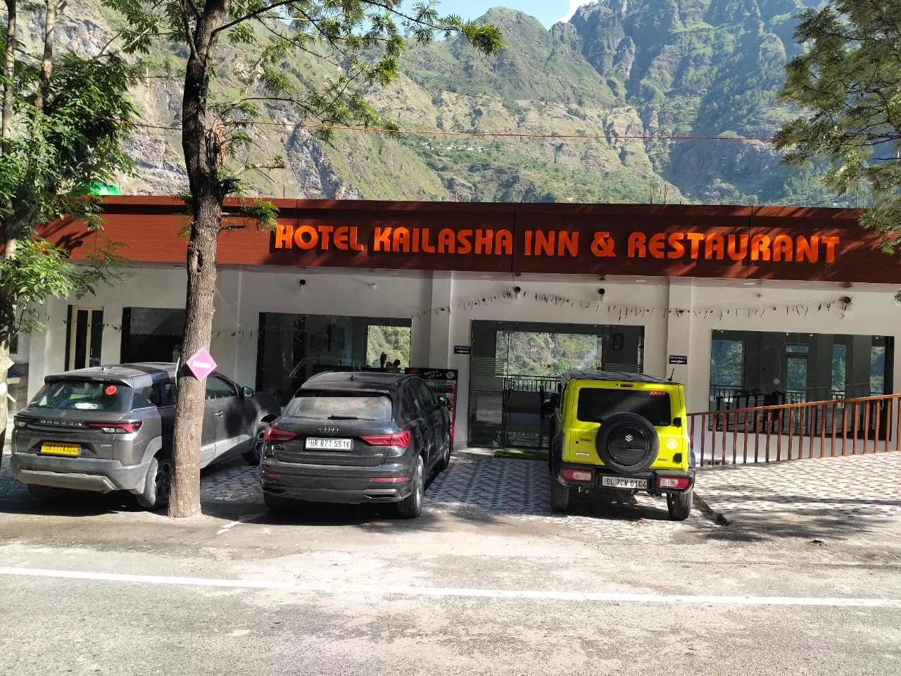 Hotel Kailasha Inn & Restaurant