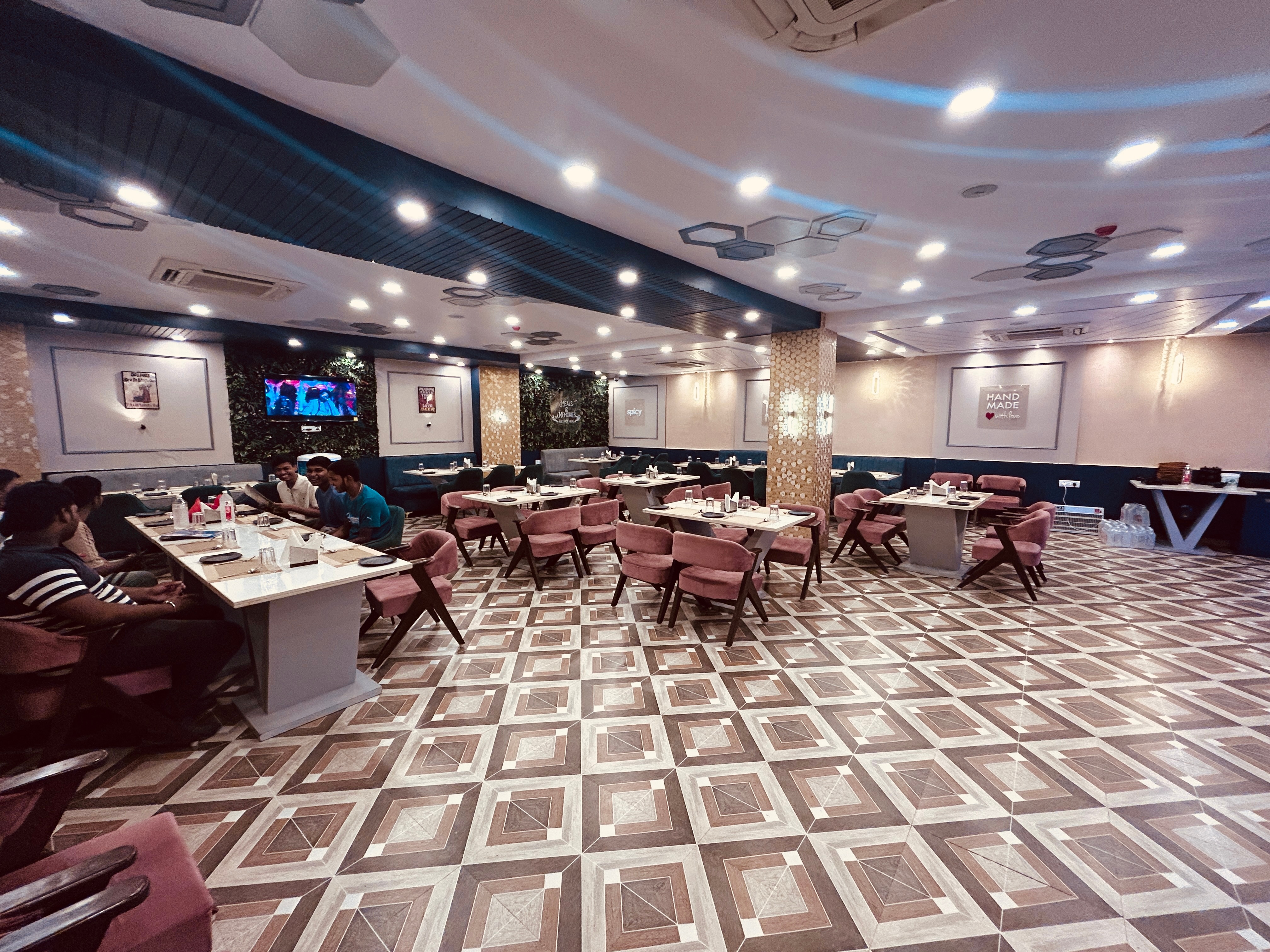 24 CARAT RESTAURANT