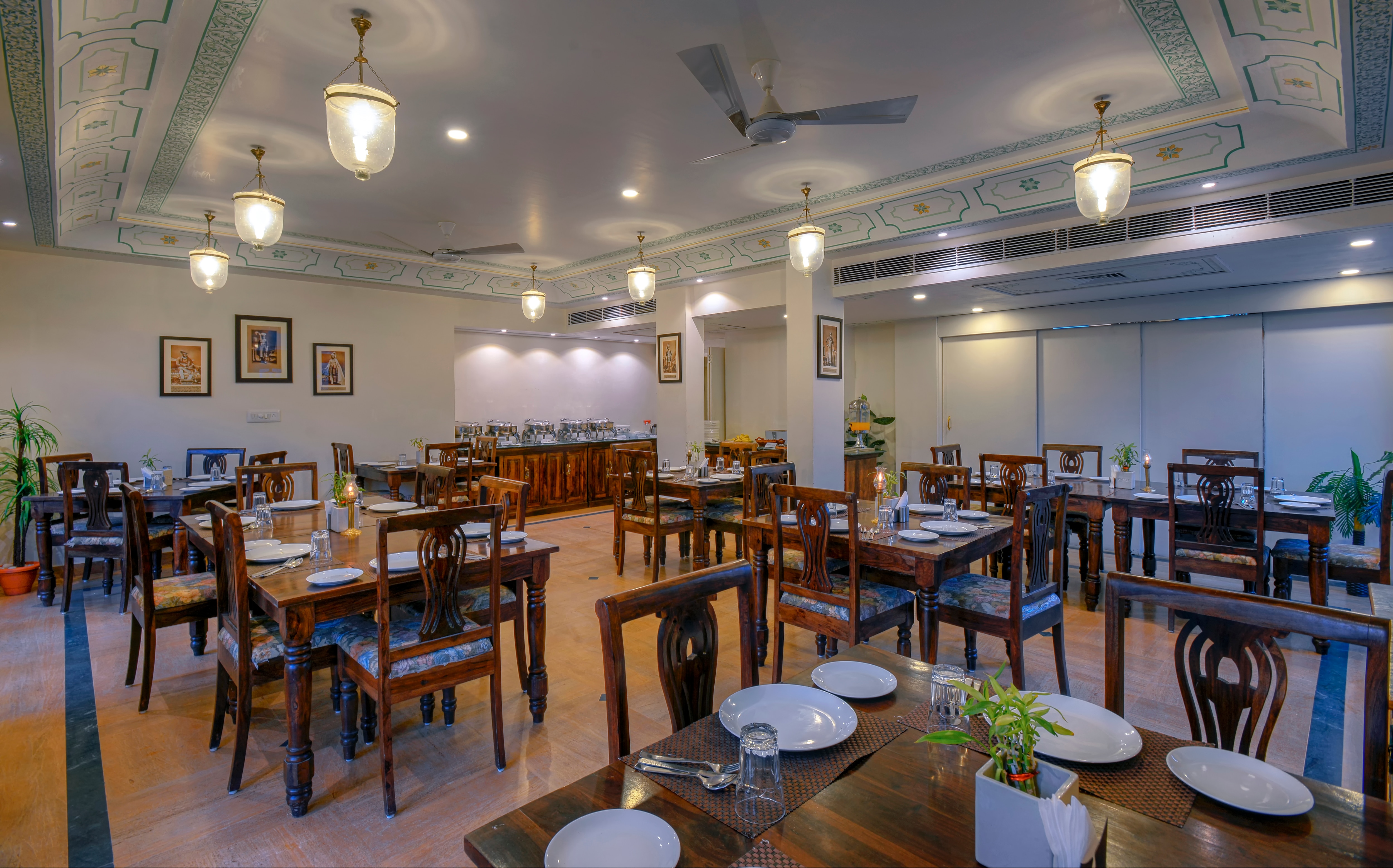 Royal Dinning
