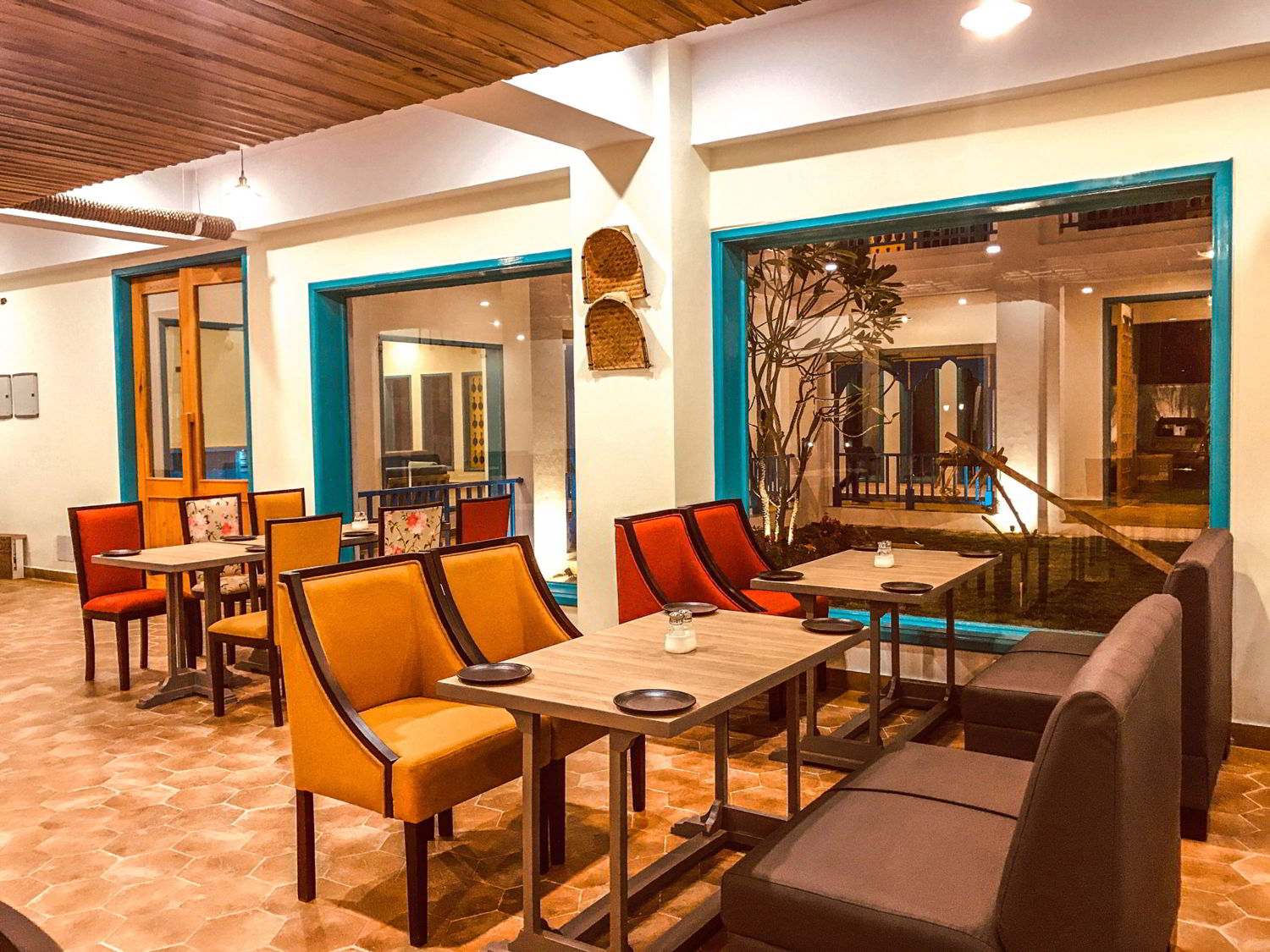 Promenade, Garden Restaurant