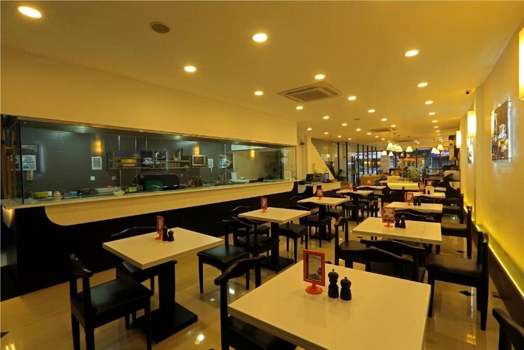 Cafe Aroma Inn Restaurant