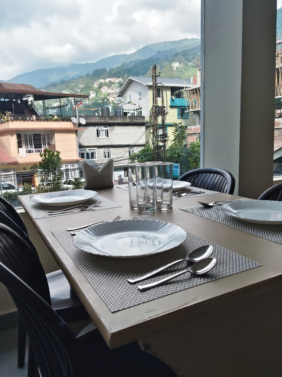 Mamzey Restaurant
